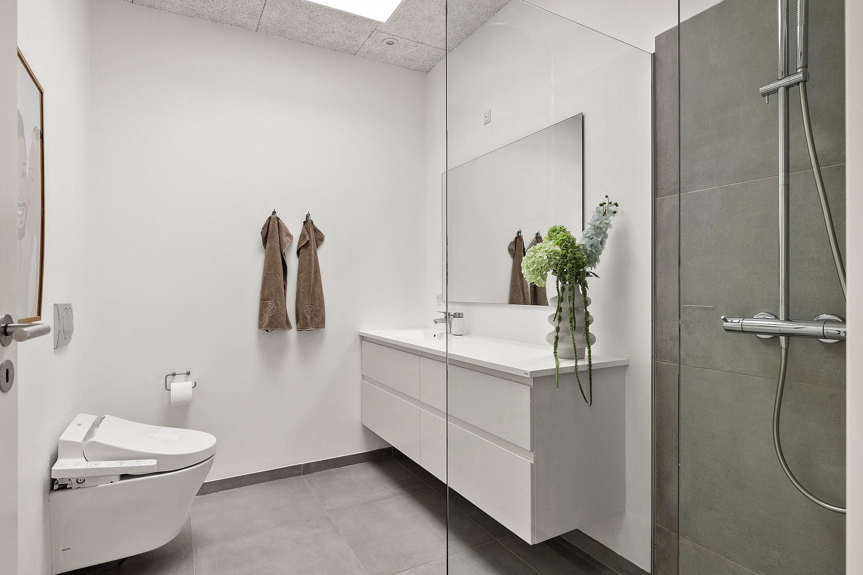 Fremhævet badeværelse billede i fuldskærmstilstand. Billede af Østergårds Alle 68, 8362 Hørning