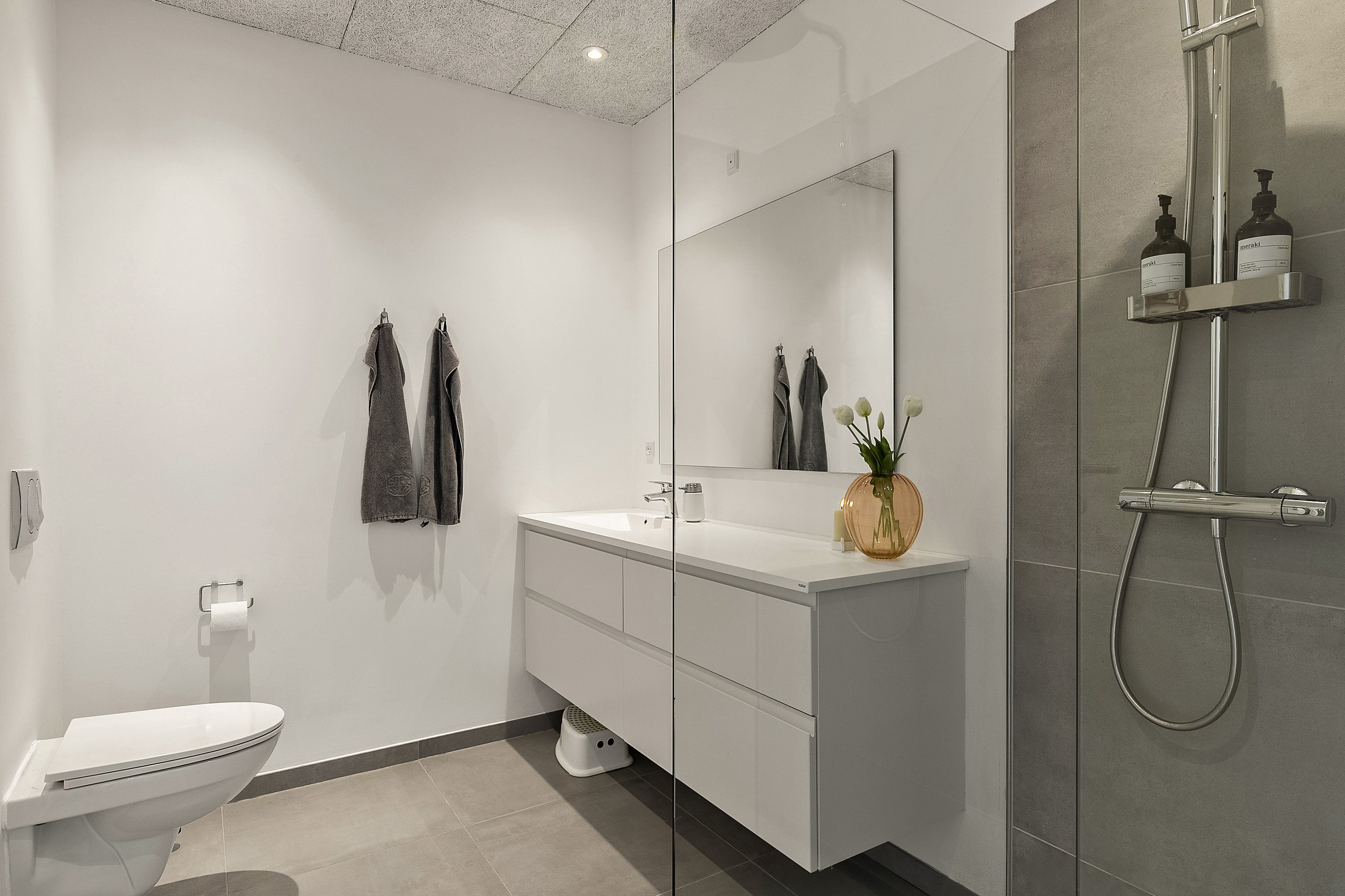 Fremhævet badeværelse billede i fuldskærmstilstand. Billede af Østergårds Alle 68, 8362 Hørning