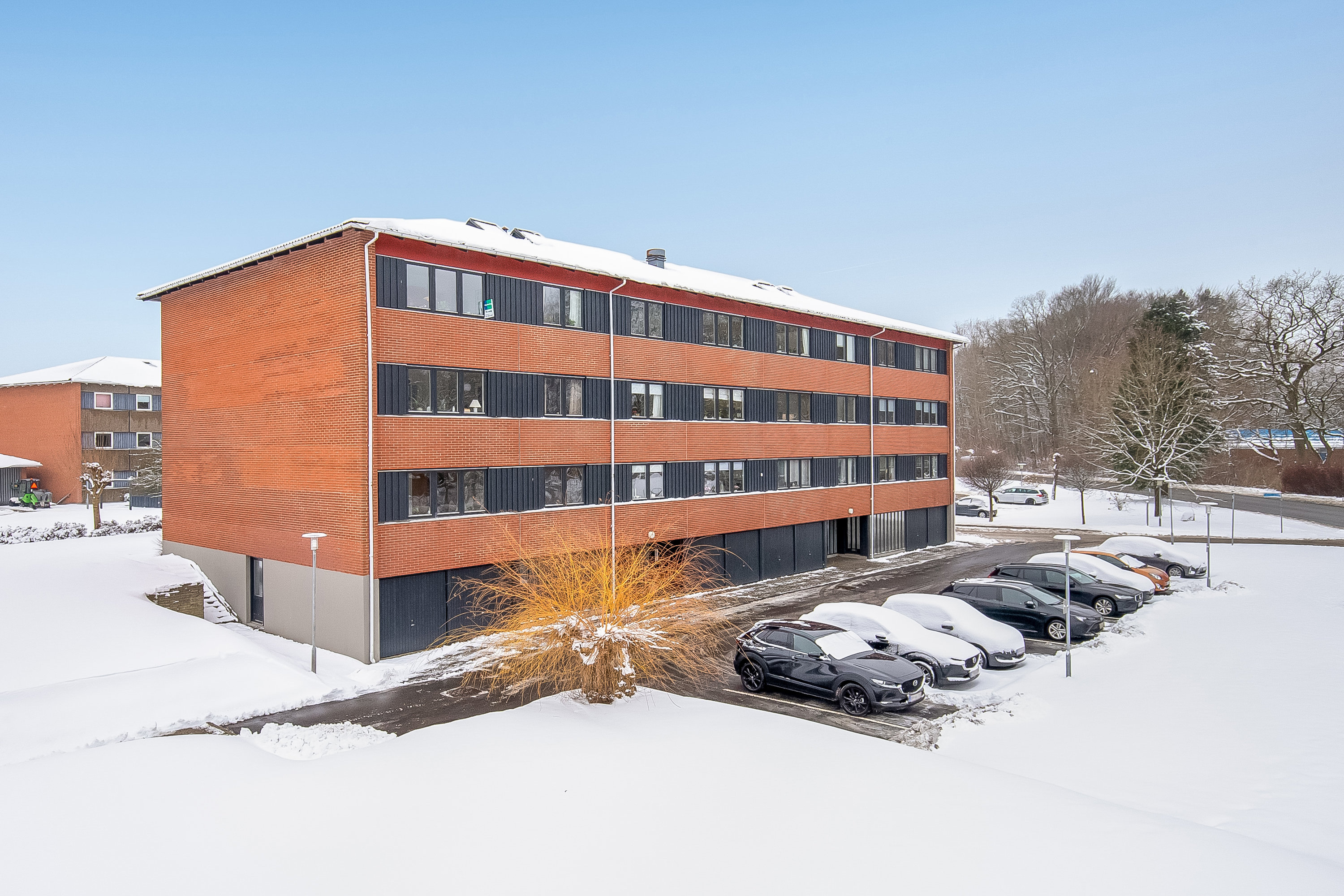 Fremhævet mastefoto billede i fuldskærmstilstand. Billede af Egely Alle 1, 2. tv., Møholm, 7100 Vejle