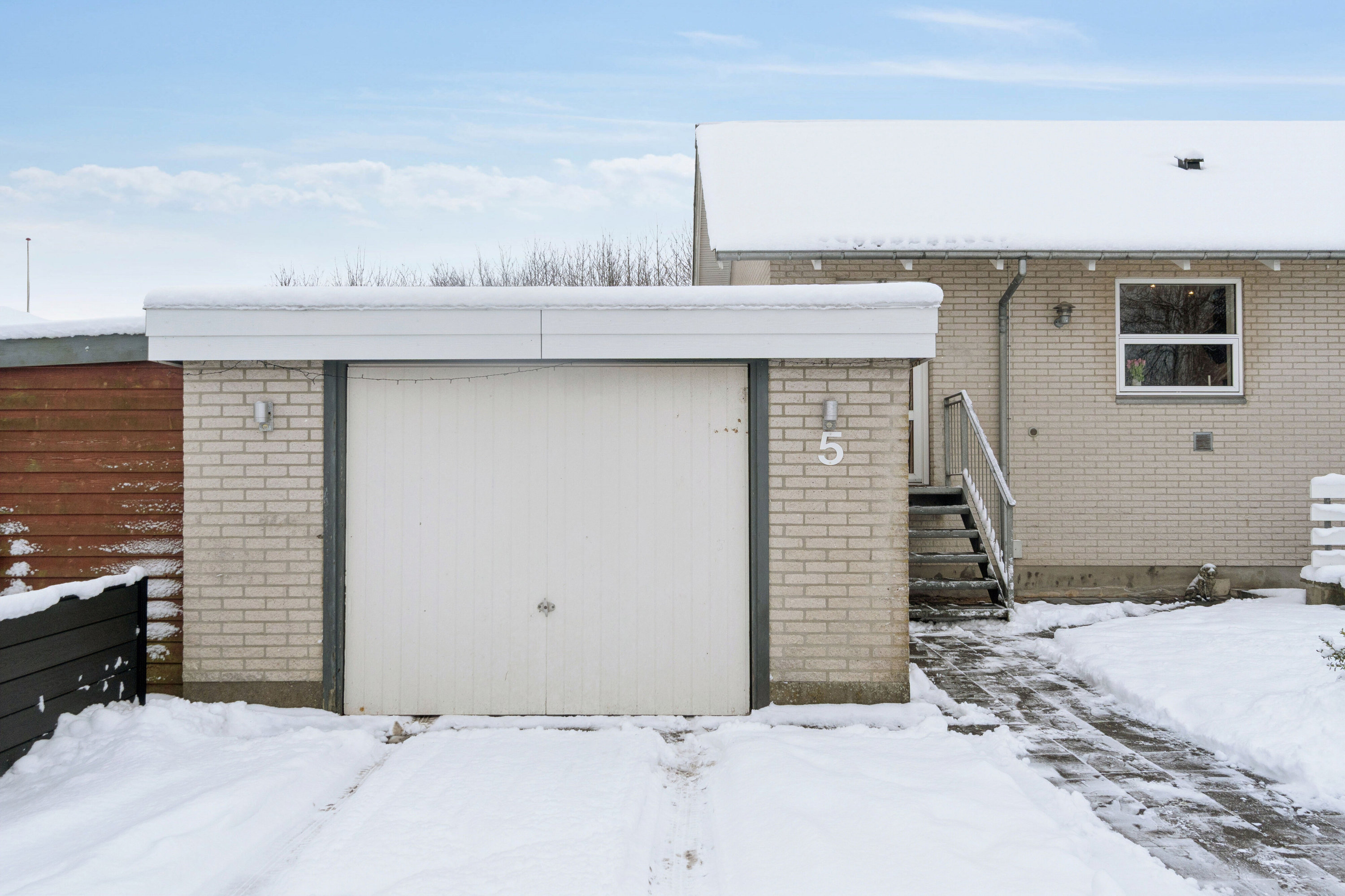 Fremhævet set fra vejen billede i fuldskærmstilstand. Billede af Hyldevangen 5, 8620 Kjellerup