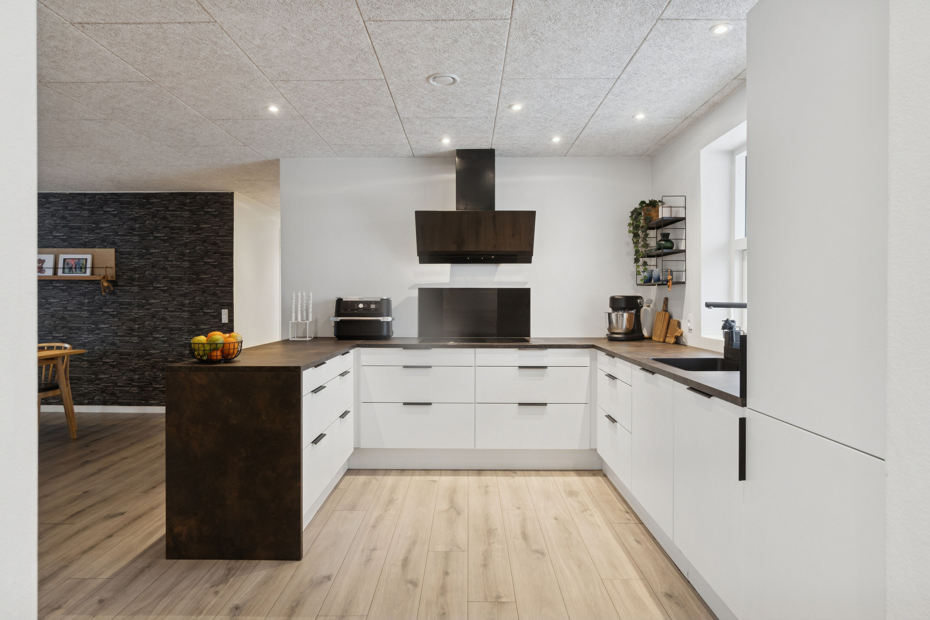 Miniaturebillede 1: køkken. Billede af Hyldevangen 5, 8620 Kjellerup