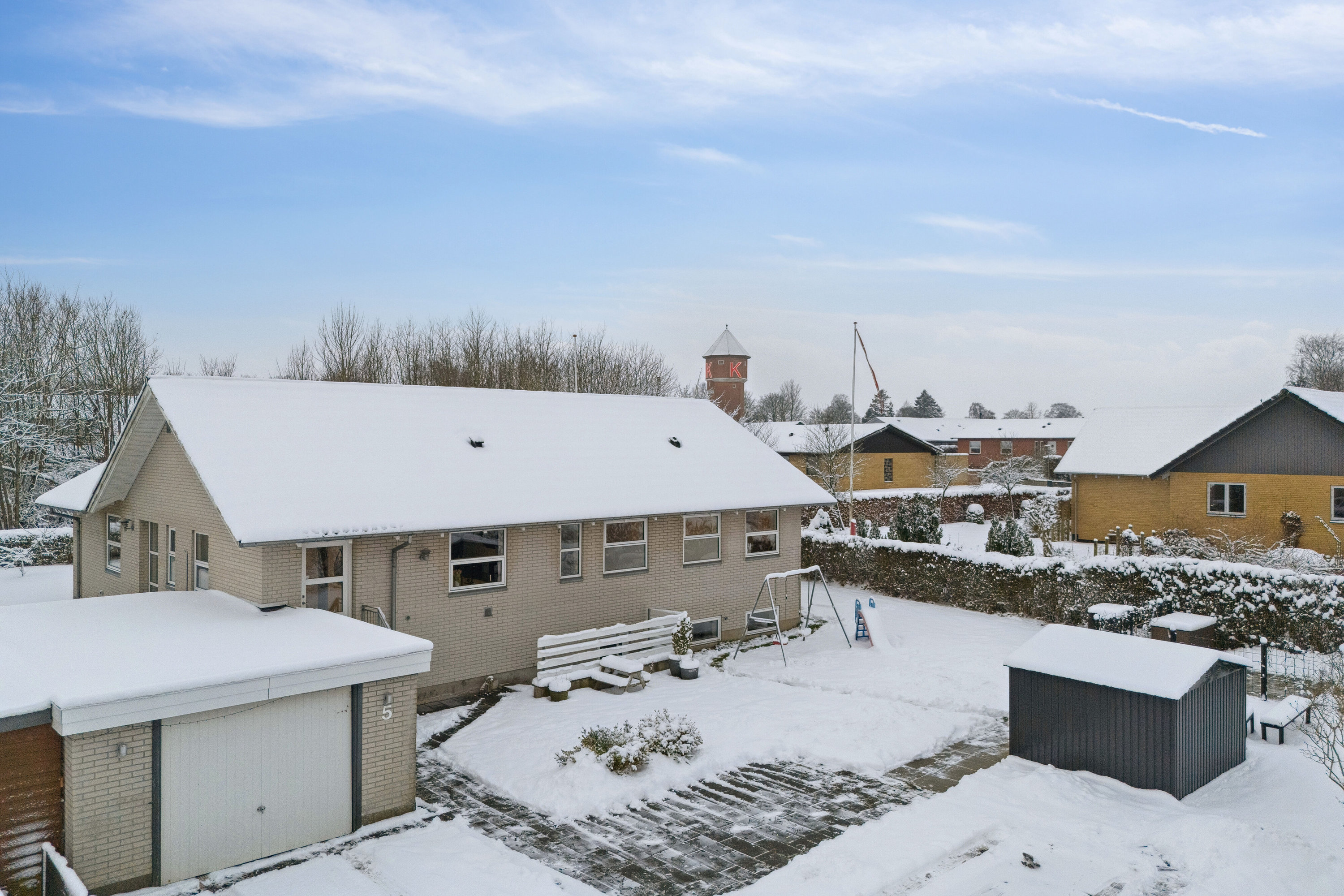 Fremhævet udsigt fra toppen billede i fuldskærmstilstand. Billede af Hyldevangen 5, 8620 Kjellerup