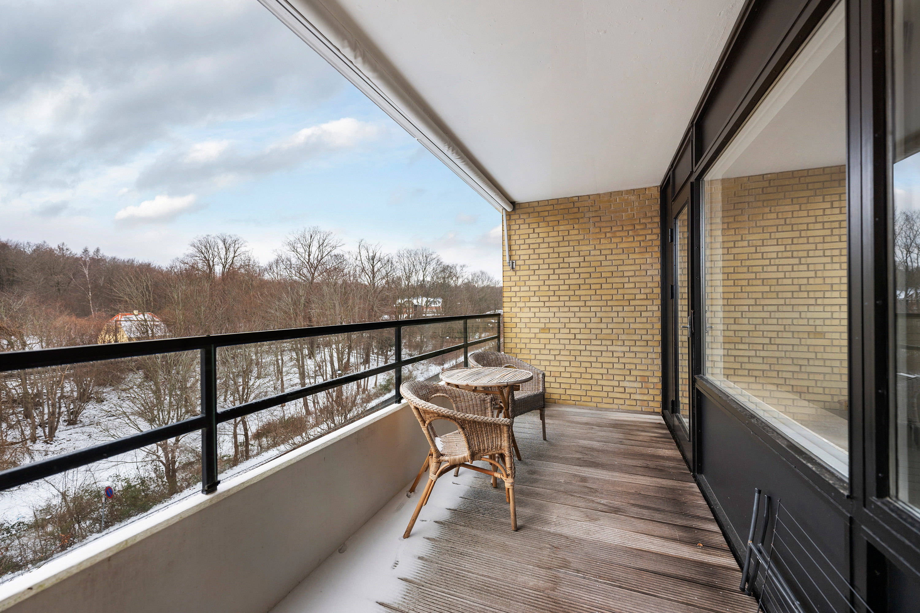 Fremhævet ejendommen billede i fuldskærmstilstand. Billede af Skodsborgparken 10, 3. th., 2942 Skodsborg