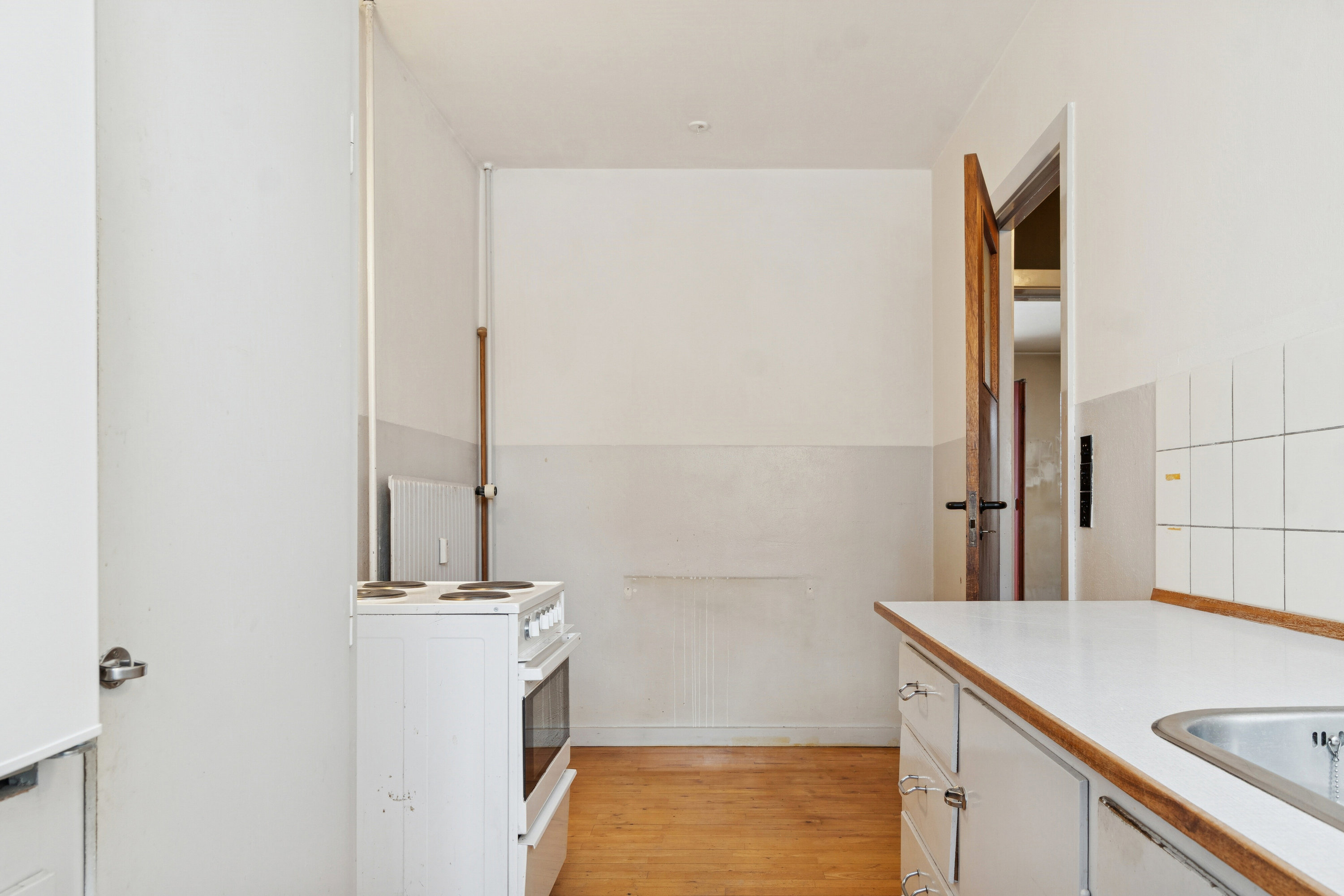 Fremhævet køkken billede i fuldskærmstilstand. Billede af Roskildevænget 3, 1. tv., 4000 Roskilde