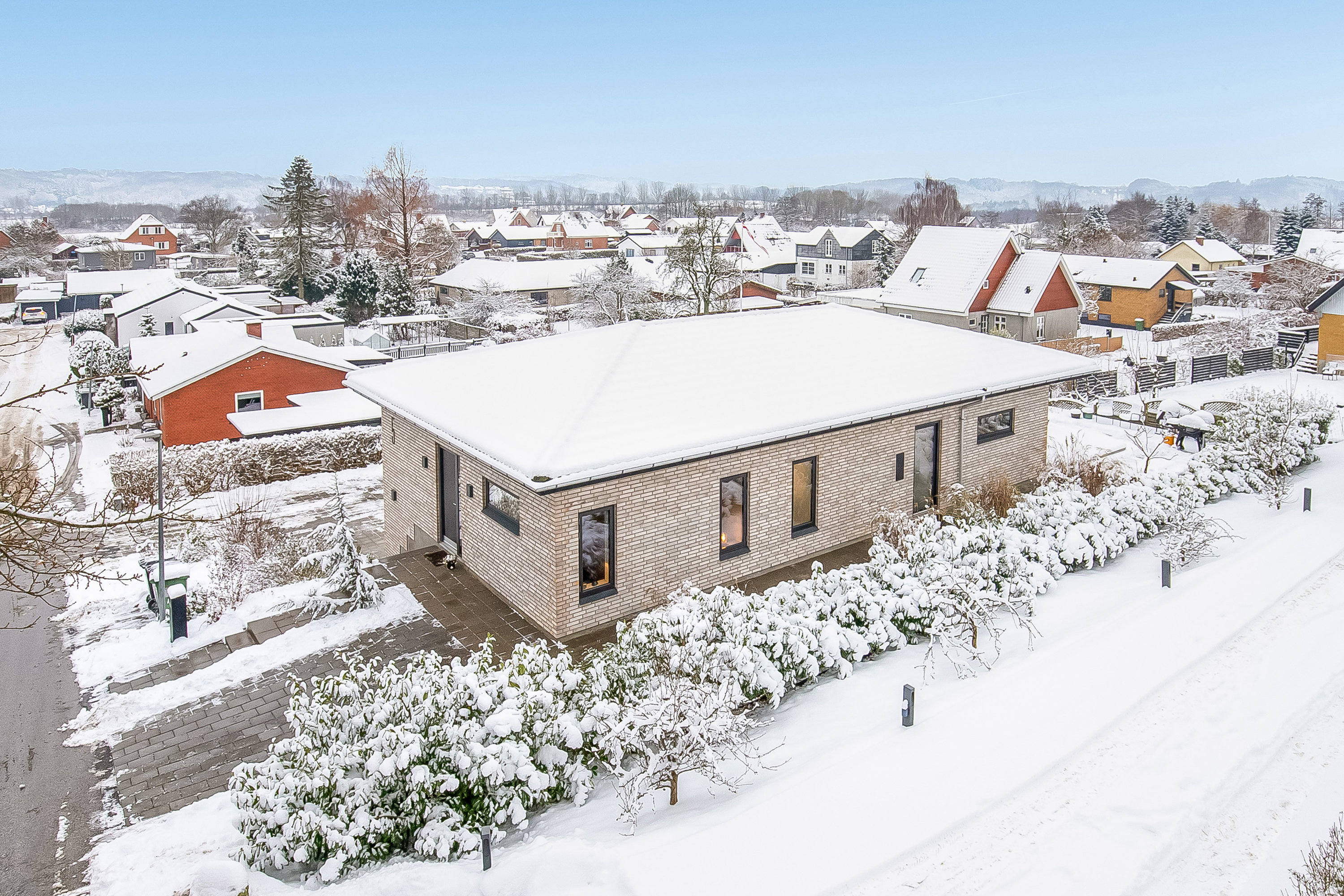 Fremhævet mastefoto billede i fuldskærmstilstand. Billede af Niels Pedersens Vej 5, Trædballe, 7100 Vejle