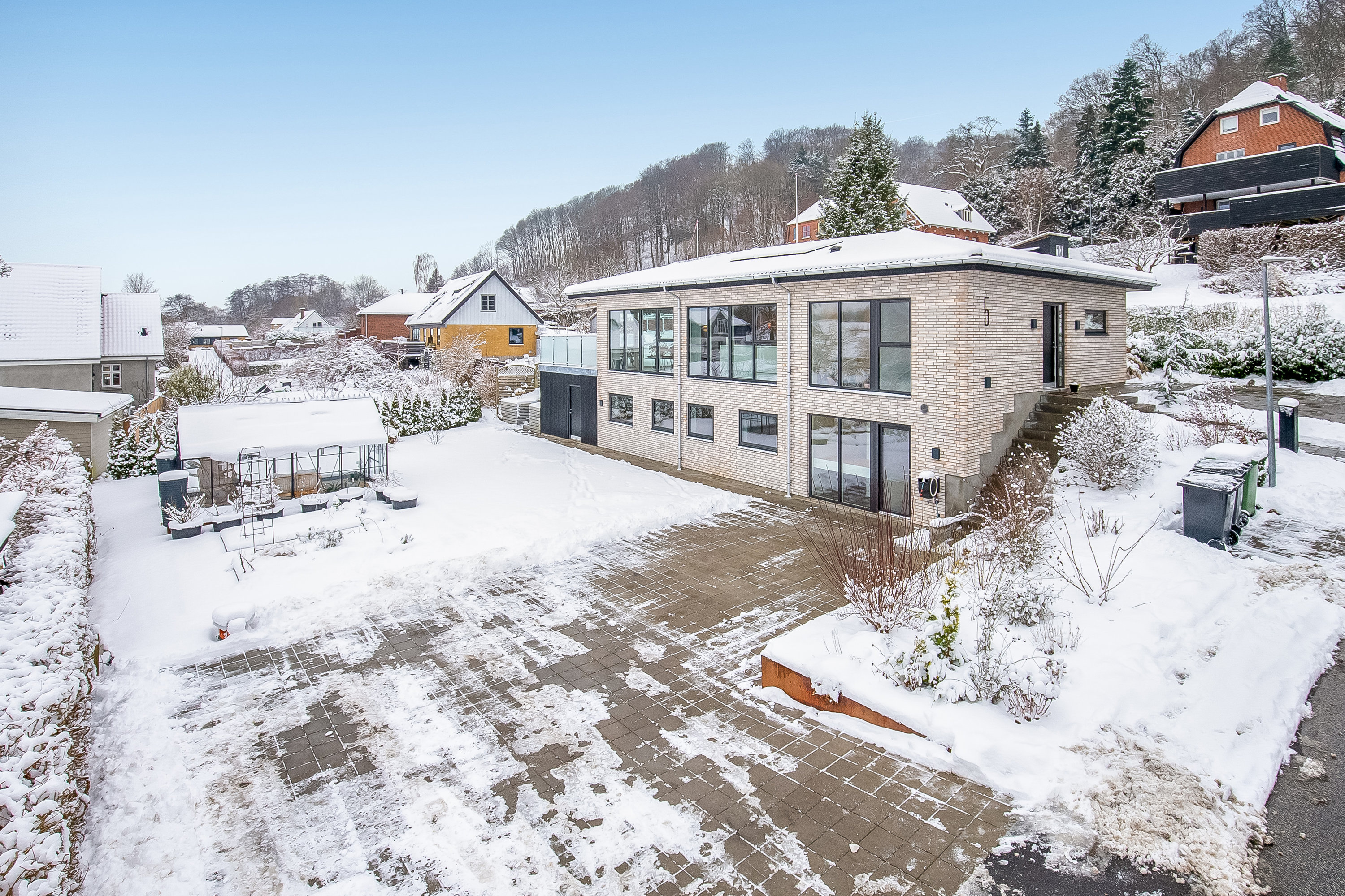 Fremhævet mastefoto billede i fuldskærmstilstand. Billede af Niels Pedersens Vej 5, Trædballe, 7100 Vejle