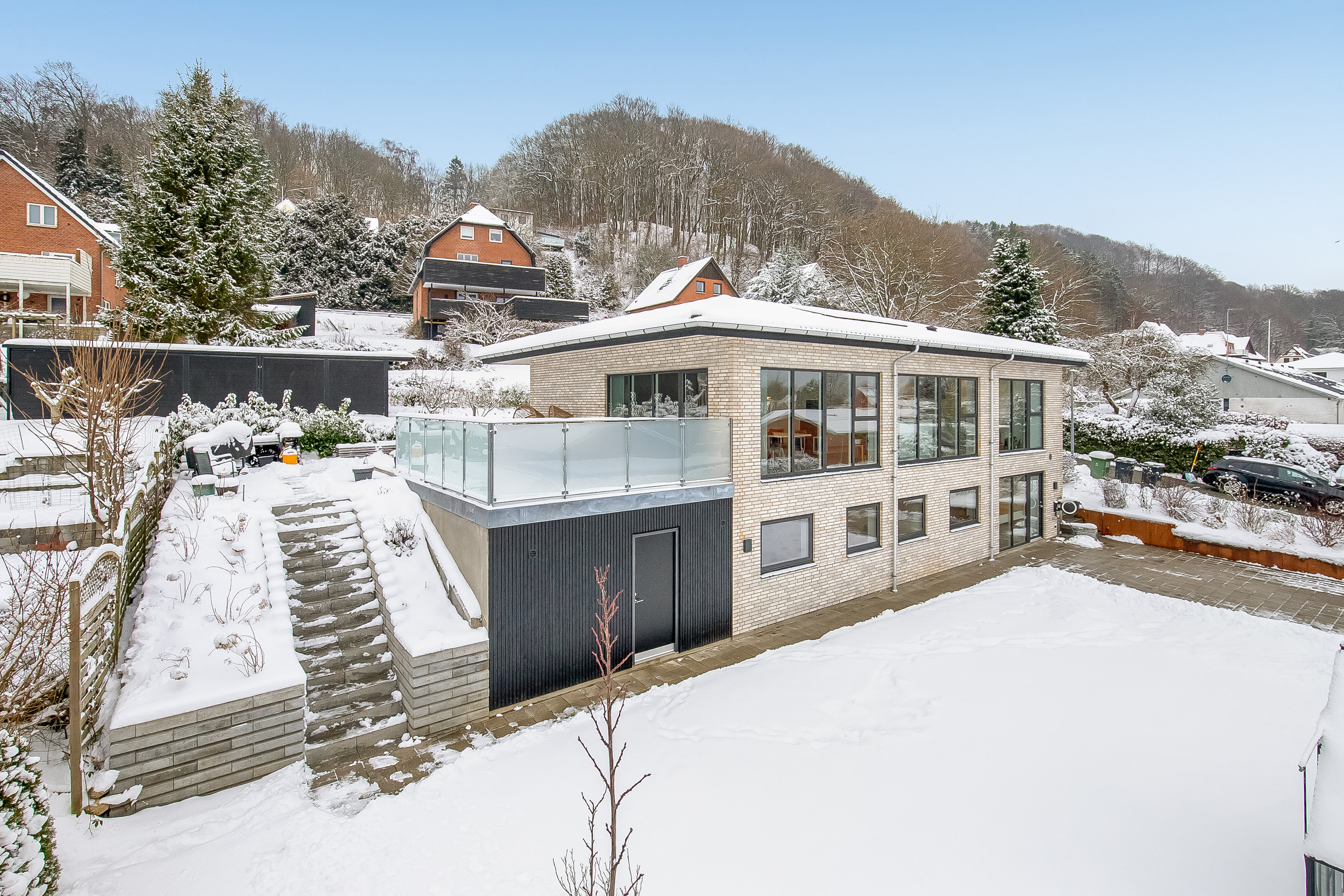 Fremhævet mastefoto billede i fuldskærmstilstand. Billede af Niels Pedersens Vej 5, Trædballe, 7100 Vejle