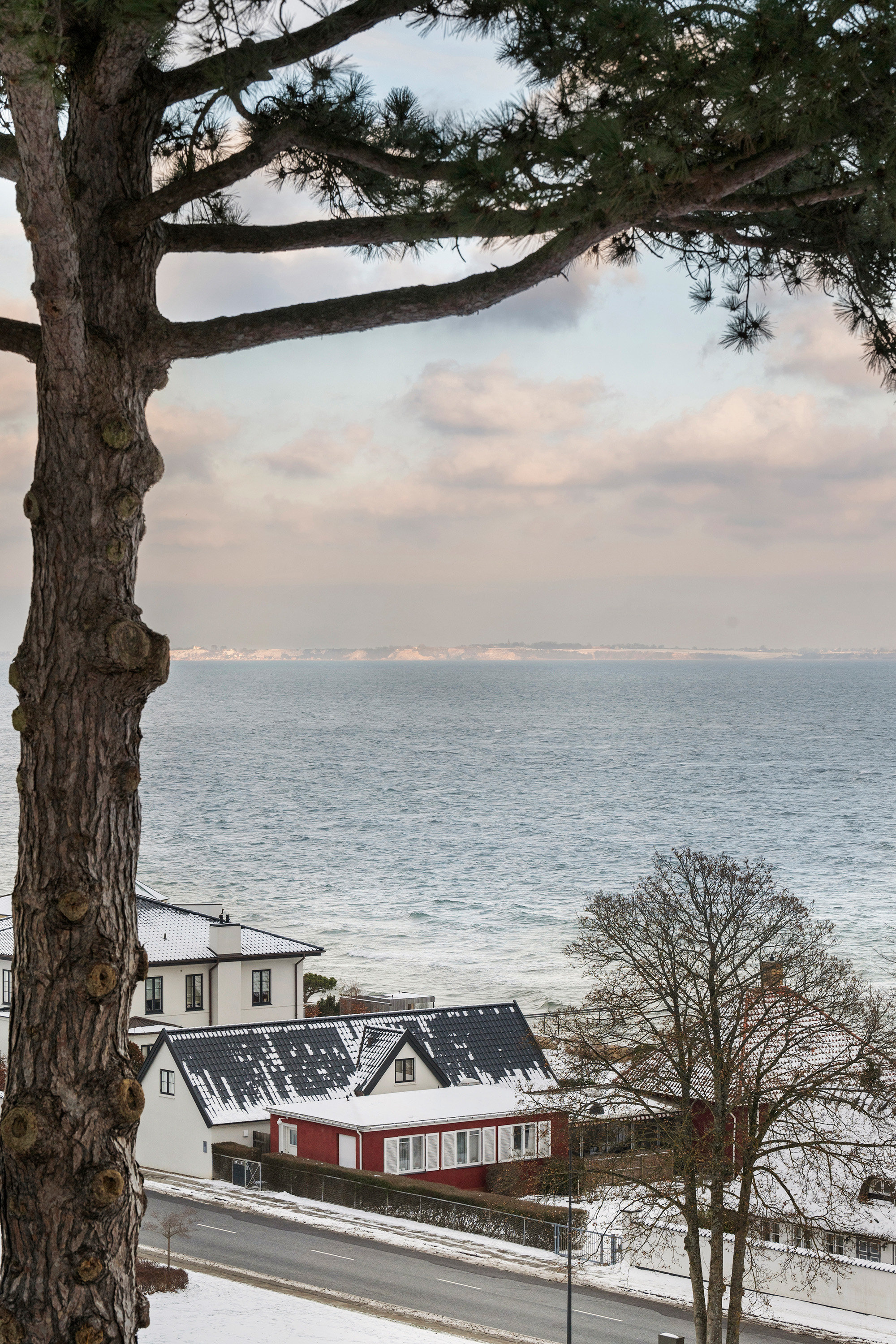 Miniaturebillede 1: havudsigt. Billede af Skodsborgparken 10, 3. th., 2942 Skodsborg