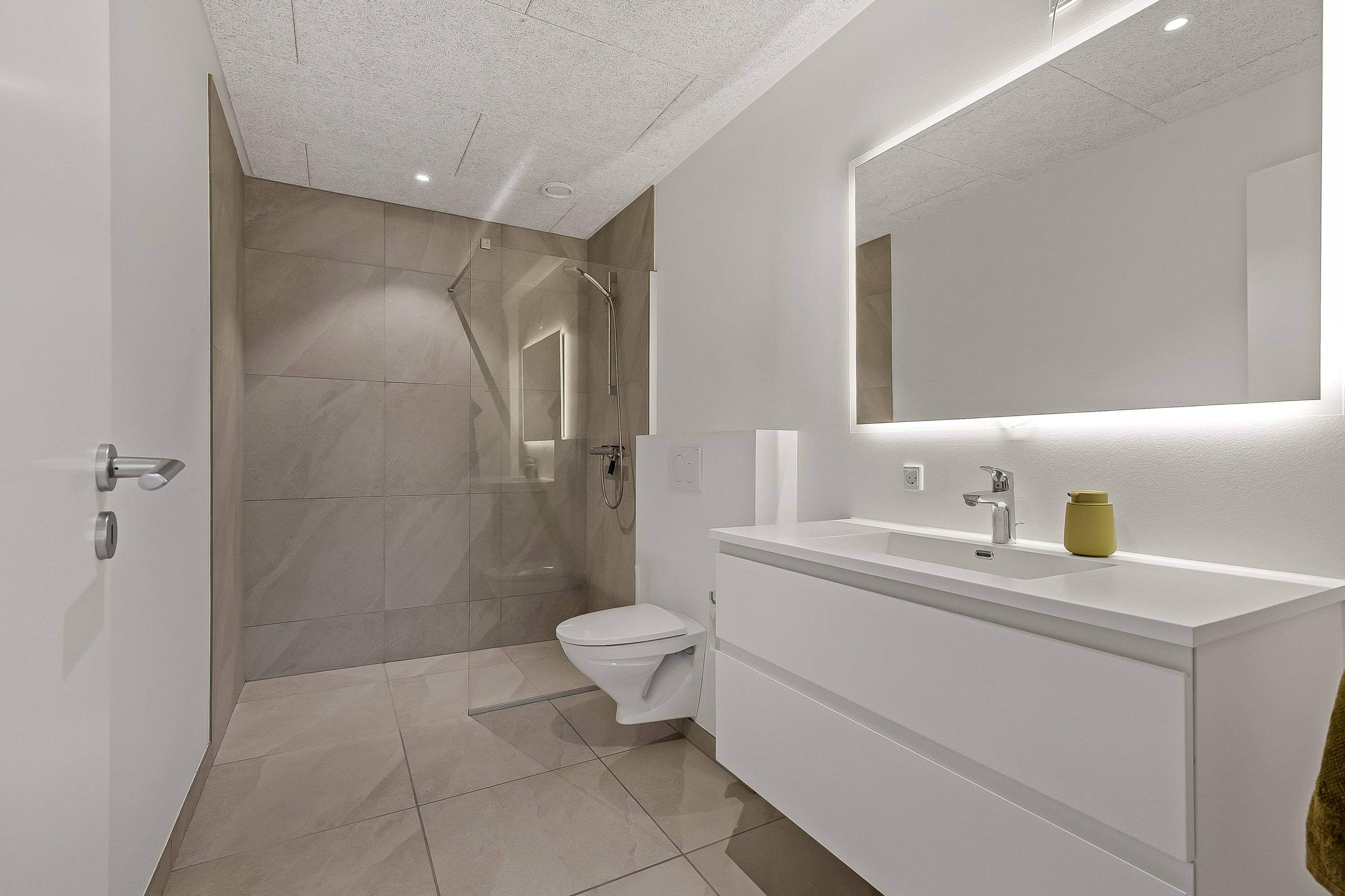 Fremhævet badeværelse billede i fuldskærmstilstand. Billede af Niels Pedersens Vej 5, Trædballe, 7100 Vejle