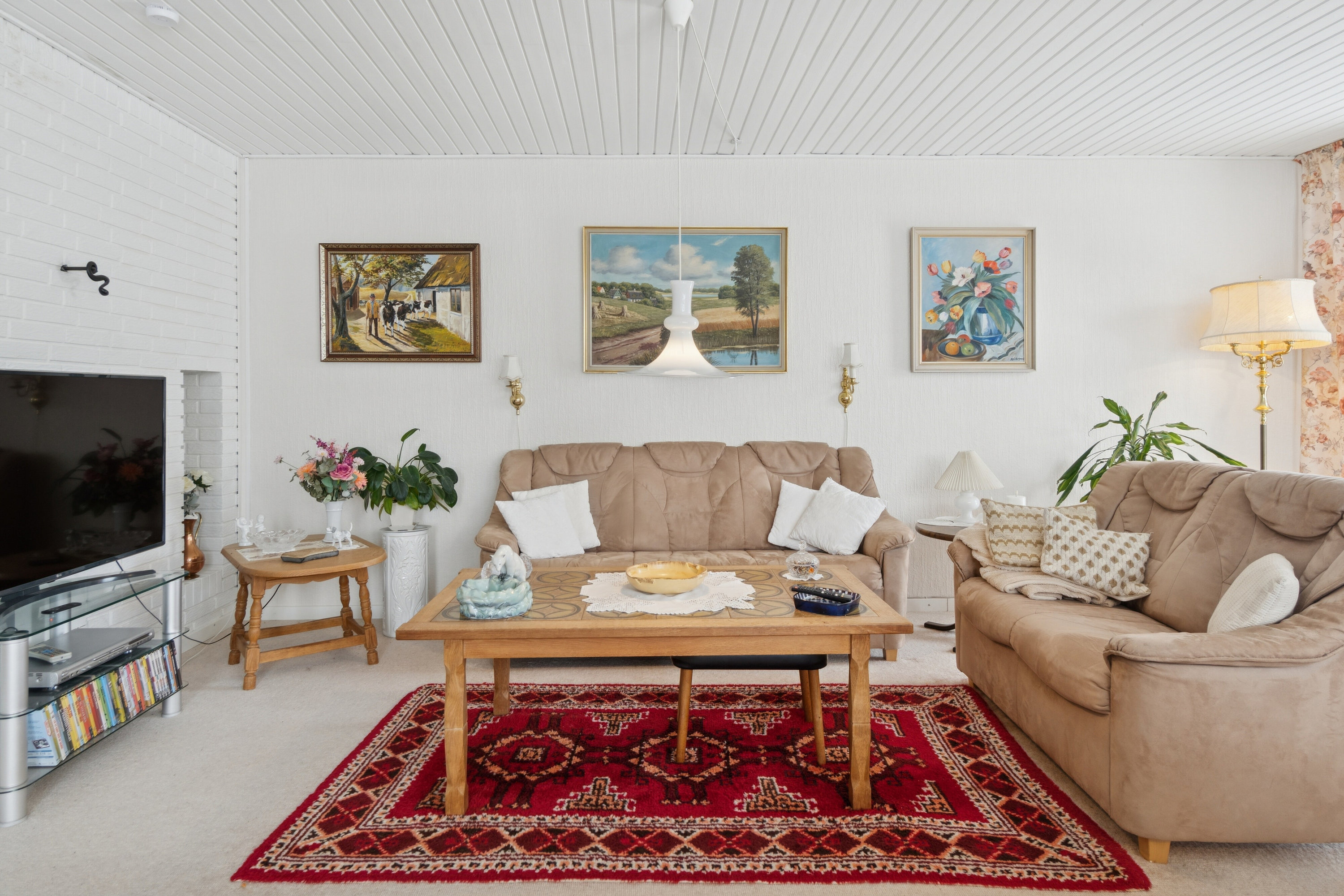 Fremhævet stue billede i fuldskærmstilstand. Billede af Skovfyrren 4, 8620 Kjellerup