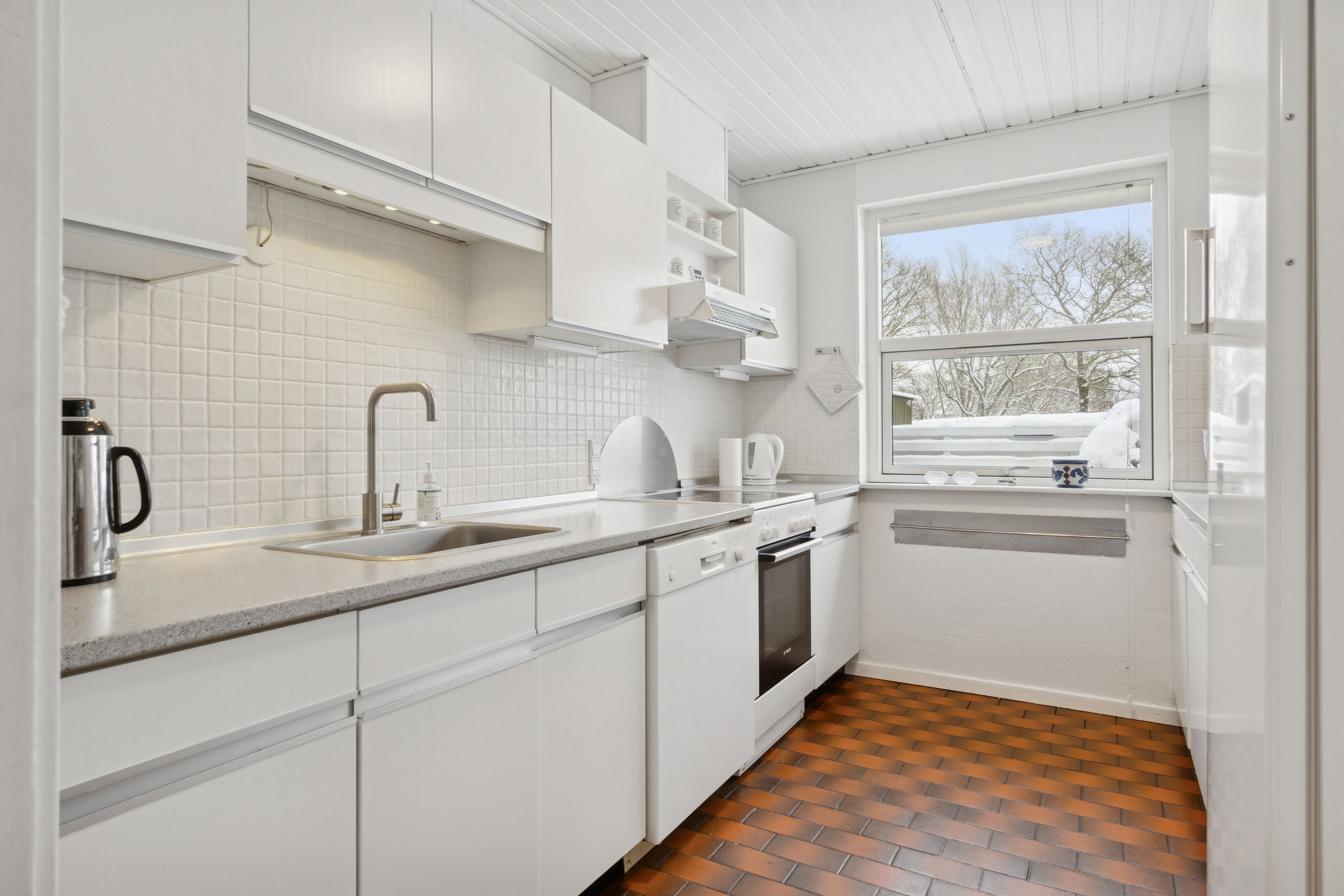 Fremhævet køkken billede i fuldskærmstilstand. Billede af Skovfyrren 4, 8620 Kjellerup