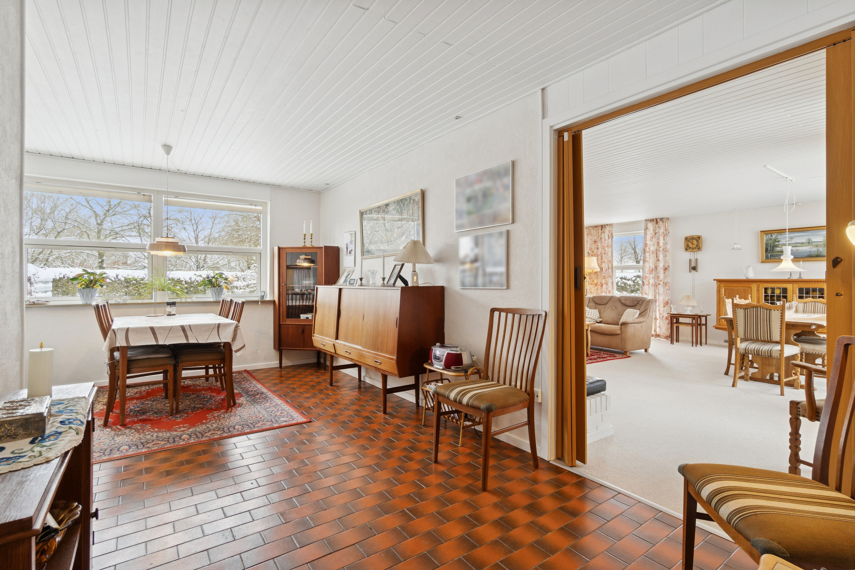 Fremhævet spisestue billede i fuldskærmstilstand. Billede af Skovfyrren 4, 8620 Kjellerup