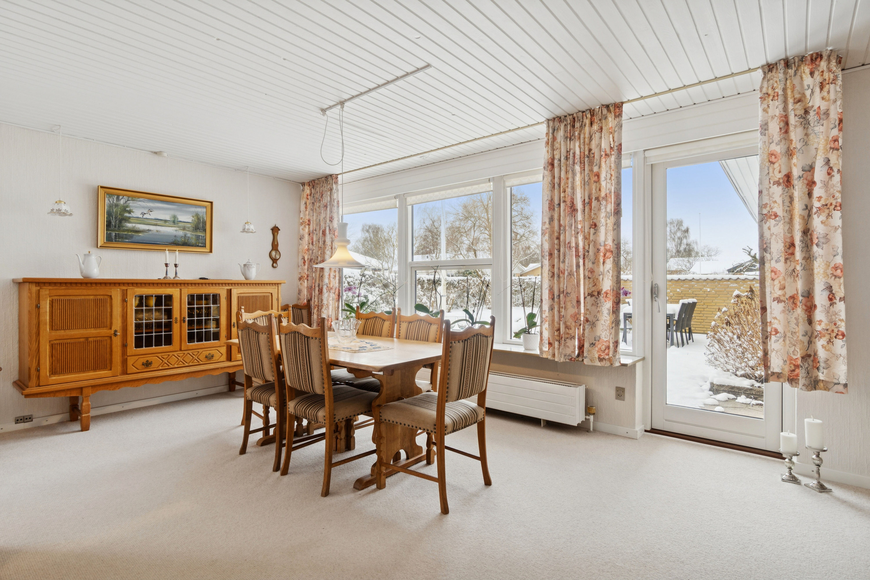Fremhævet spisestue billede i fuldskærmstilstand. Billede af Skovfyrren 4, 8620 Kjellerup