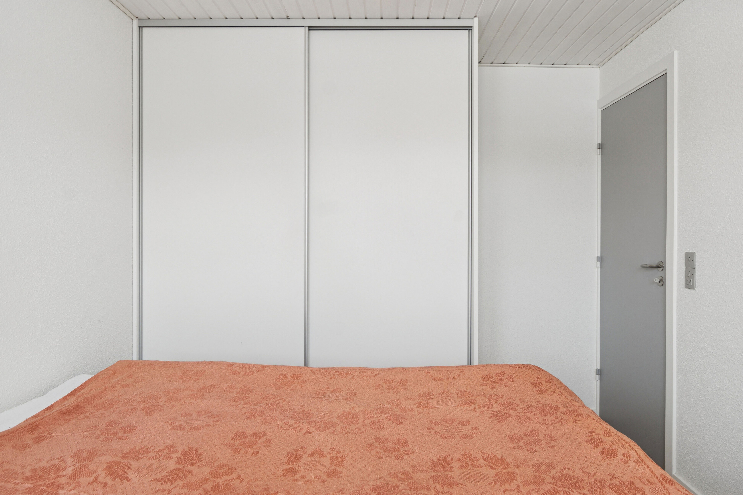 Fremhævet soveværelse billede i fuldskærmstilstand. Billede af Skovfyrren 4, 8620 Kjellerup