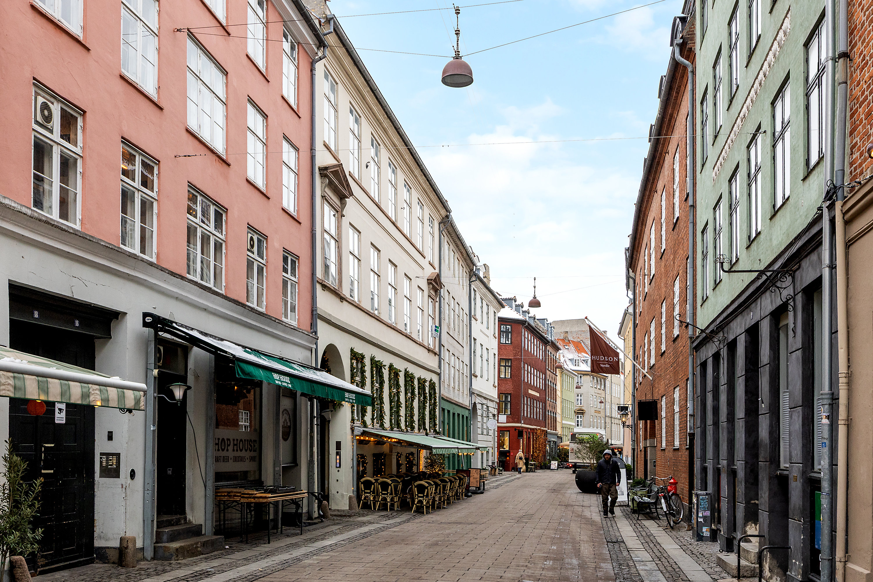 Fremhævet facade billede i fuldskærmstilstand. Billede af Kompagnistræde 14B, 1., 1208 København K