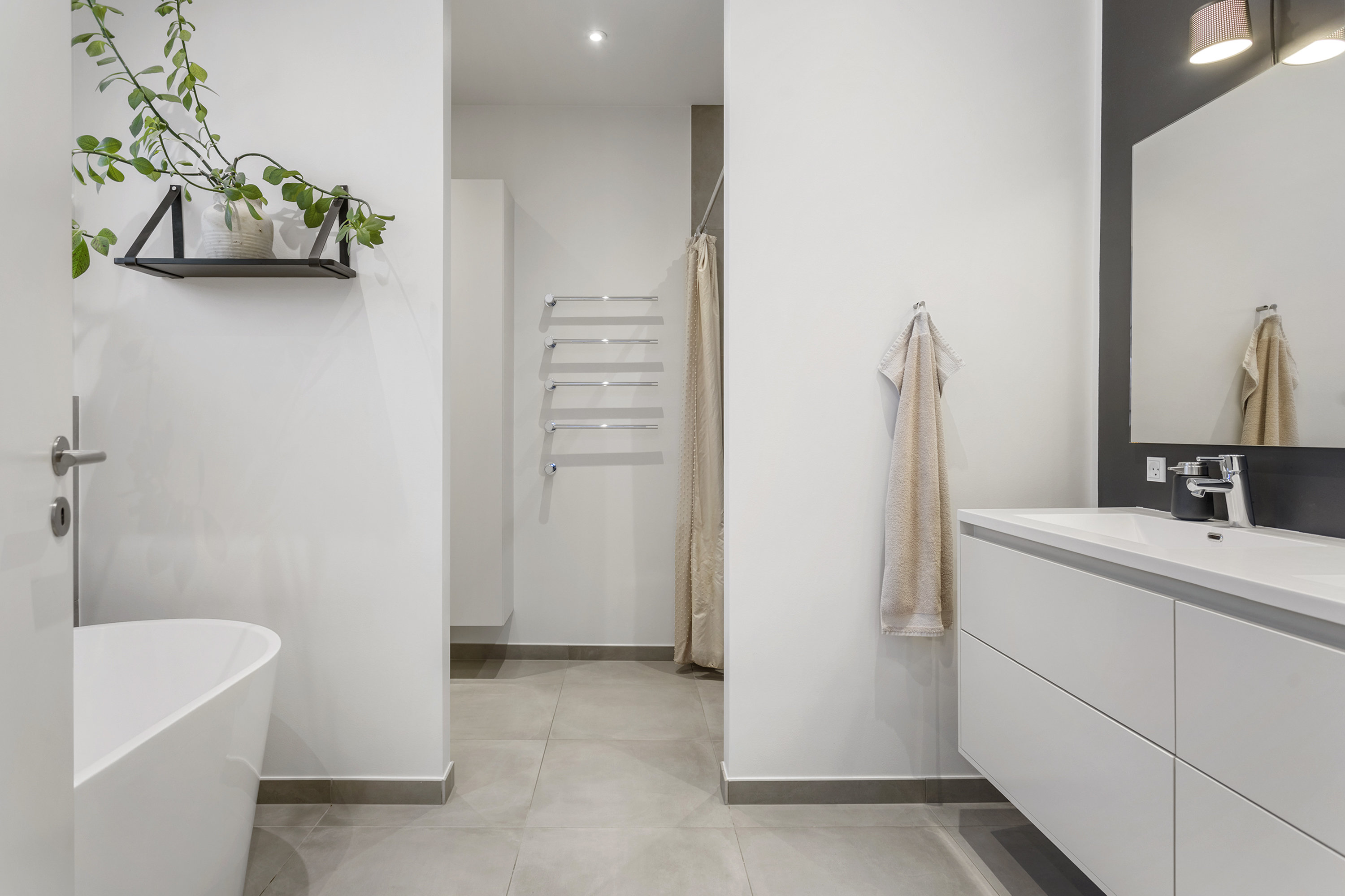 Fremhævet badeværelse billede i fuldskærmstilstand. Billede af Vesteråsene 24, 9900 Frederikshavn