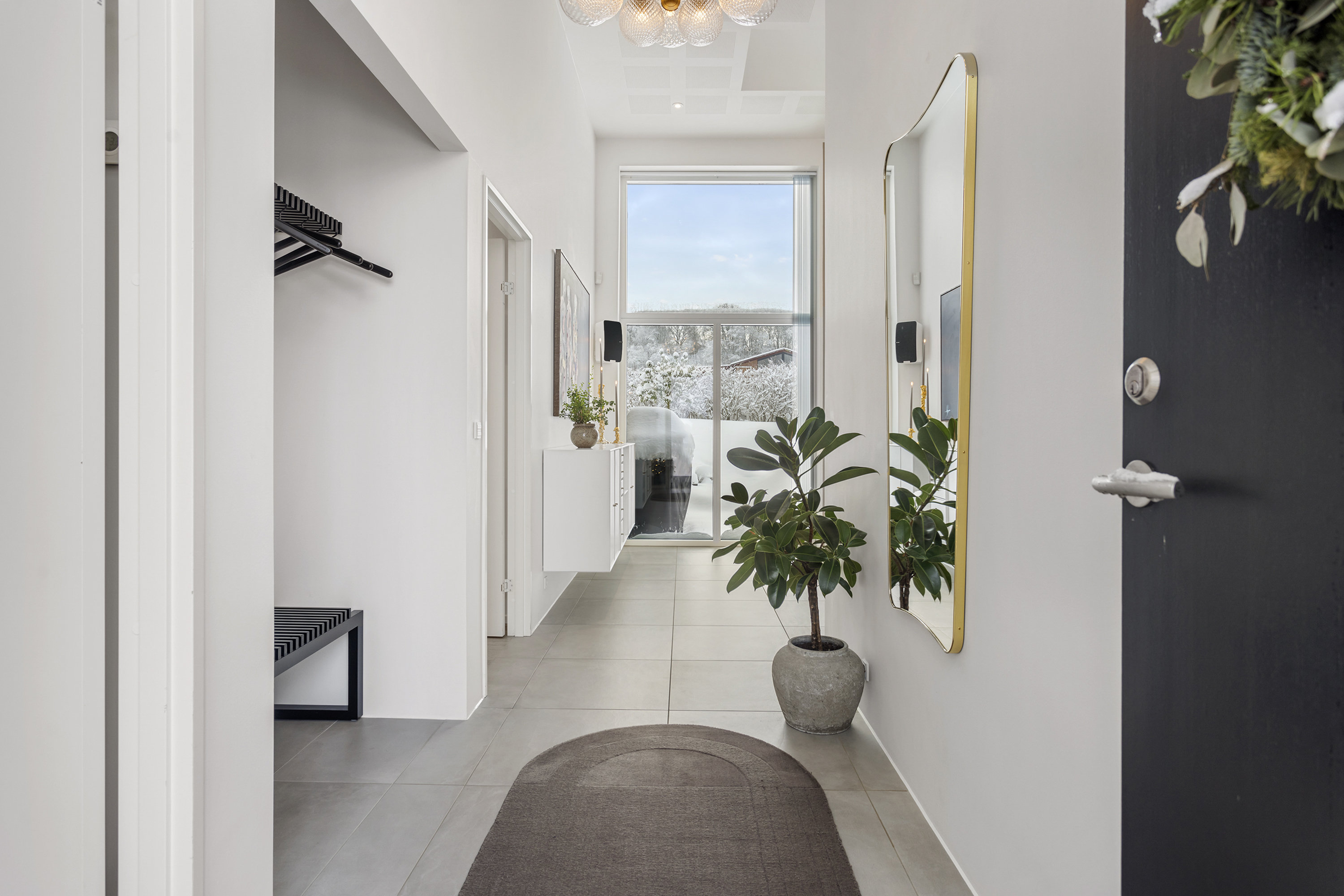 Fremhævet entré billede i fuldskærmstilstand. Billede af Vesteråsene 24, 9900 Frederikshavn