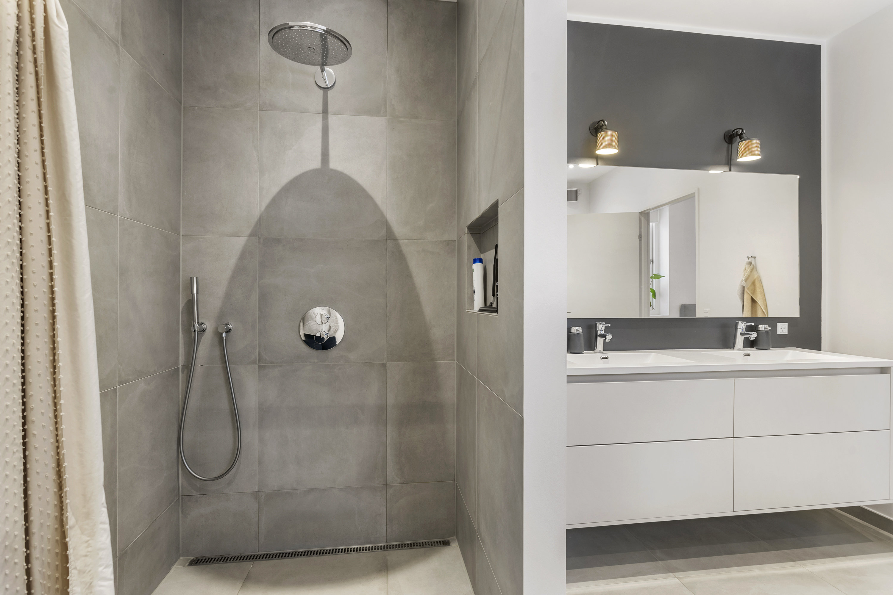 Fremhævet badeværelse billede i fuldskærmstilstand. Billede af Vesteråsene 24, 9900 Frederikshavn