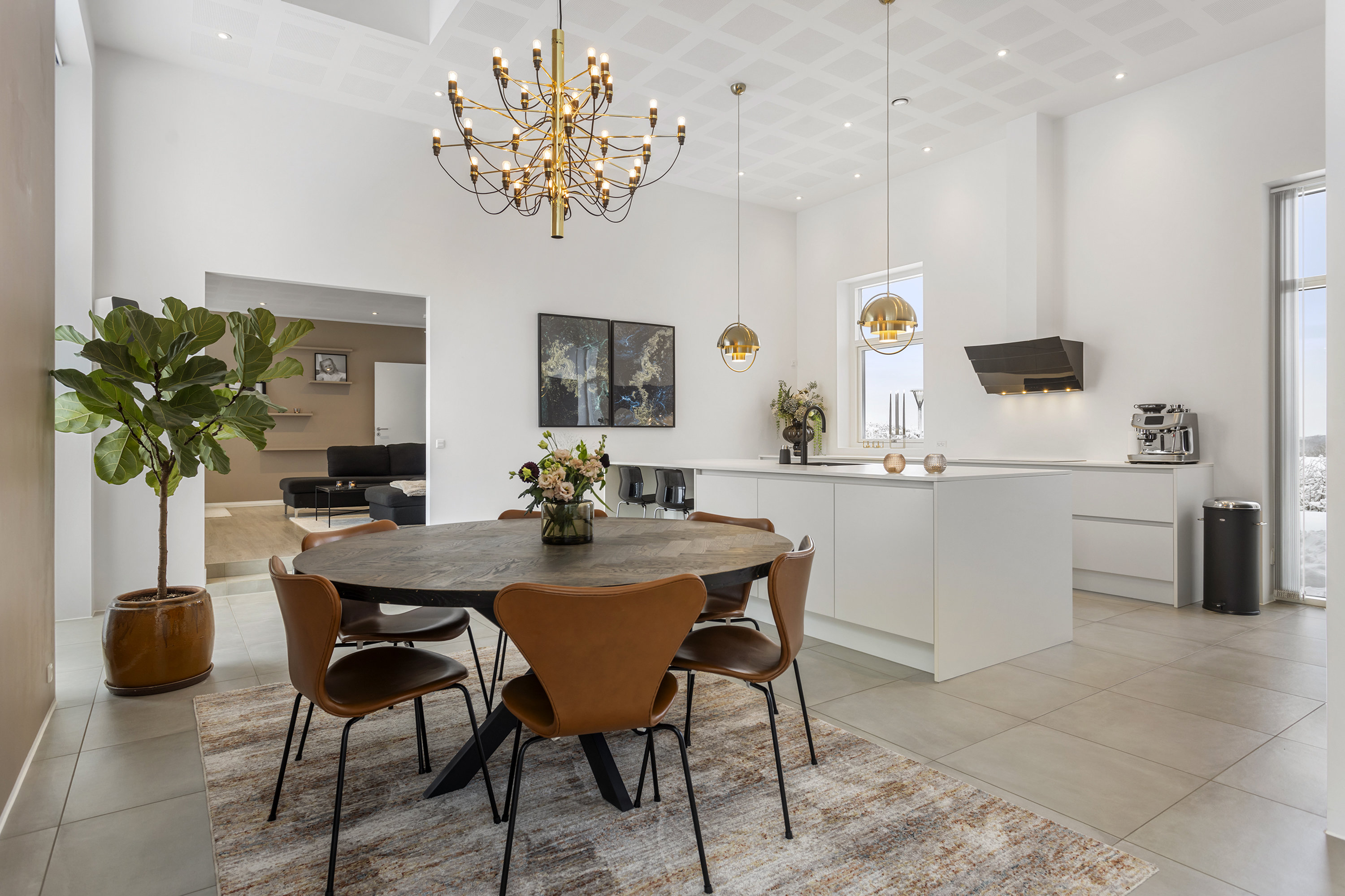 Fremhævet køkken alrum billede i fuldskærmstilstand. Billede af Vesteråsene 24, 9900 Frederikshavn