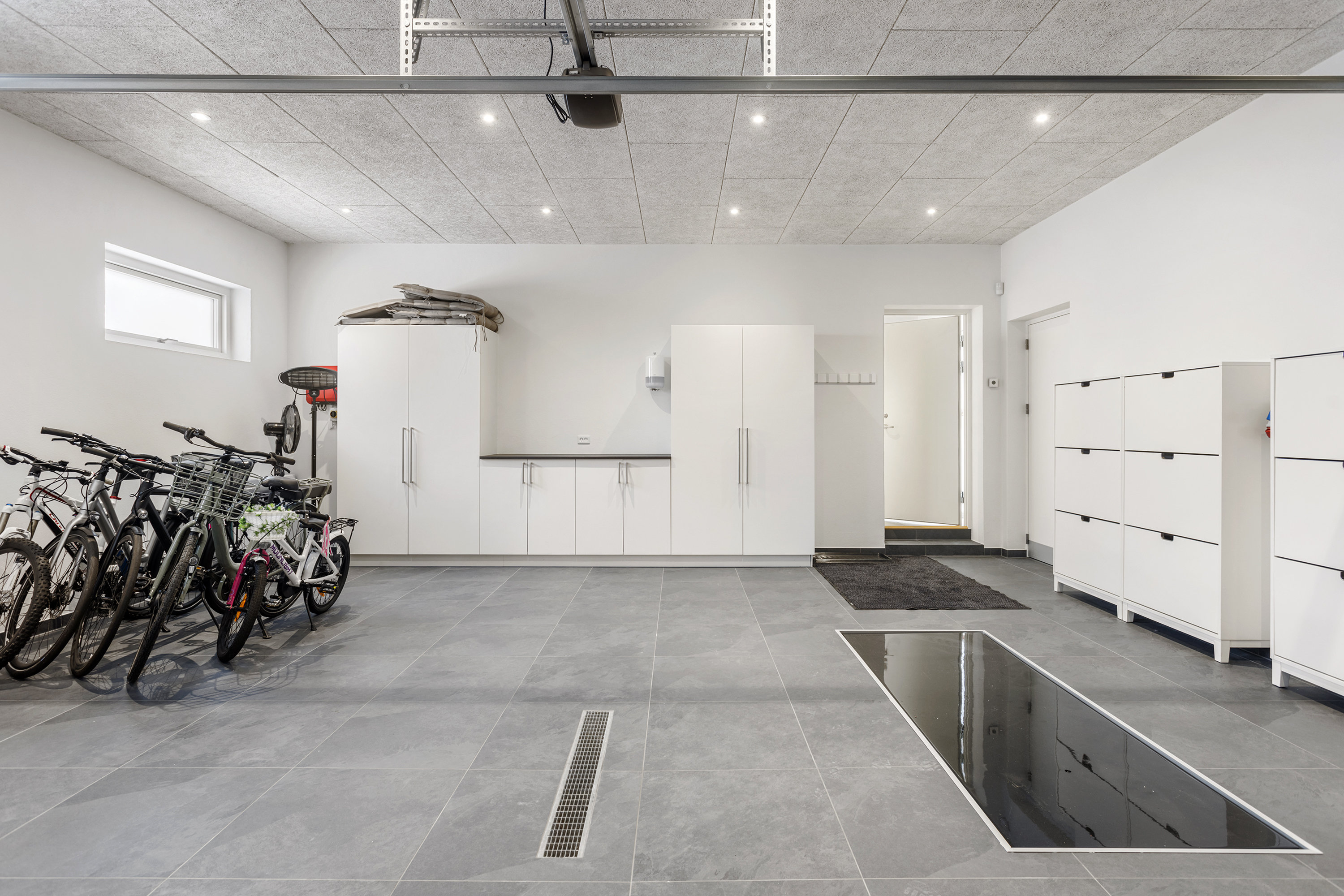 Fremhævet garage billede i fuldskærmstilstand. Billede af Vesteråsene 24, 9900 Frederikshavn