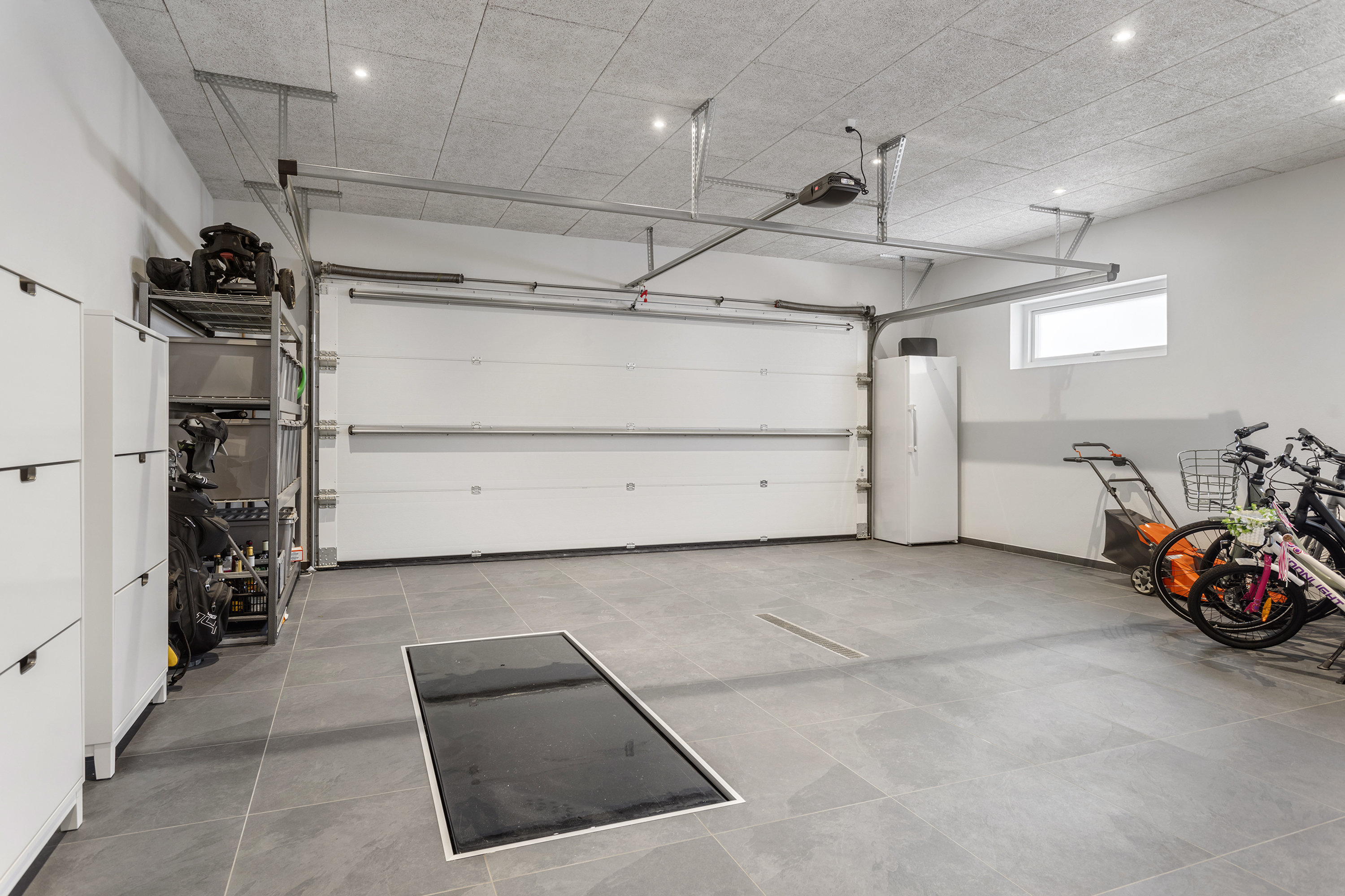 Fremhævet garage billede i fuldskærmstilstand. Billede af Vesteråsene 24, 9900 Frederikshavn