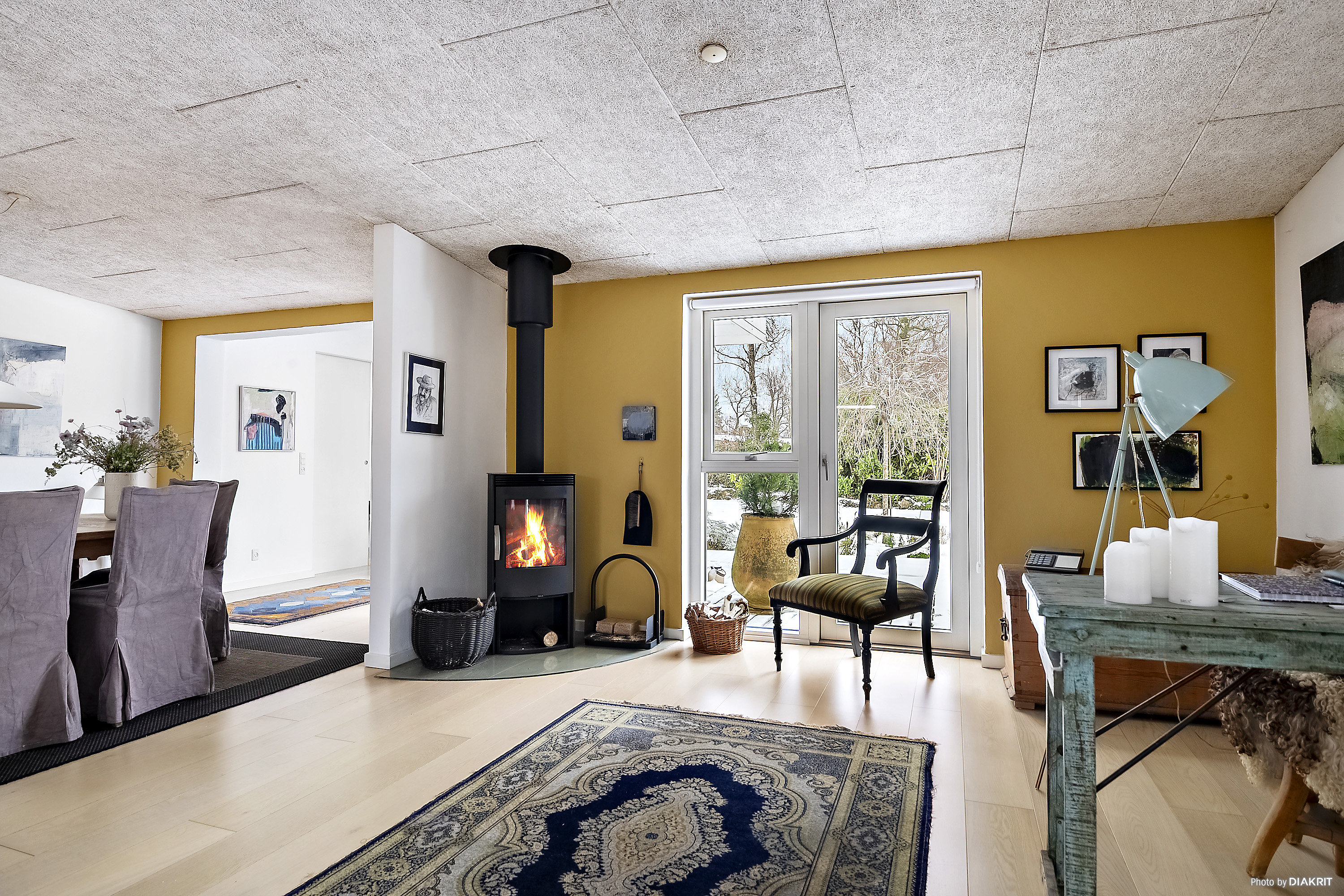 Fremhævet stue billede i fuldskærmstilstand. Billede af Villavej 3B, Hou, 8300 Odder