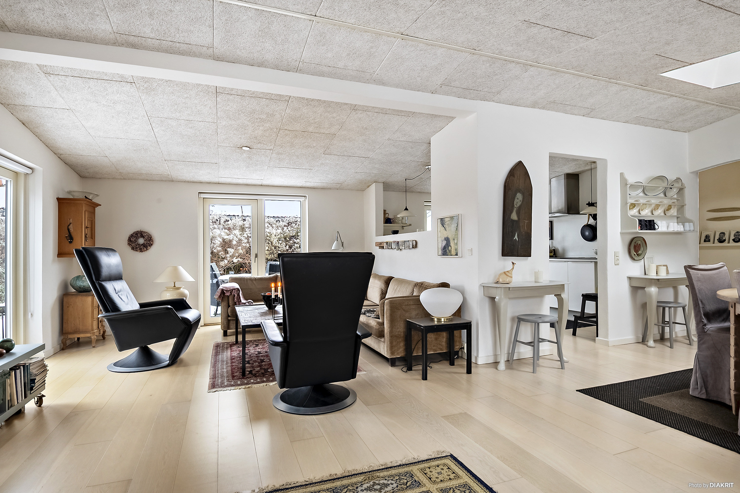 Fremhævet stue billede i fuldskærmstilstand. Billede af Villavej 3B, Hou, 8300 Odder