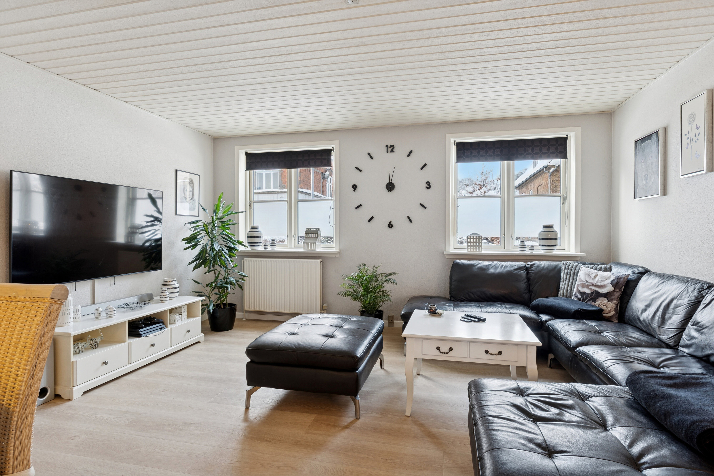 Fremhævet stue billede i fuldskærmstilstand. Billede af Dronningensgade 23C, 9800 Hjørring