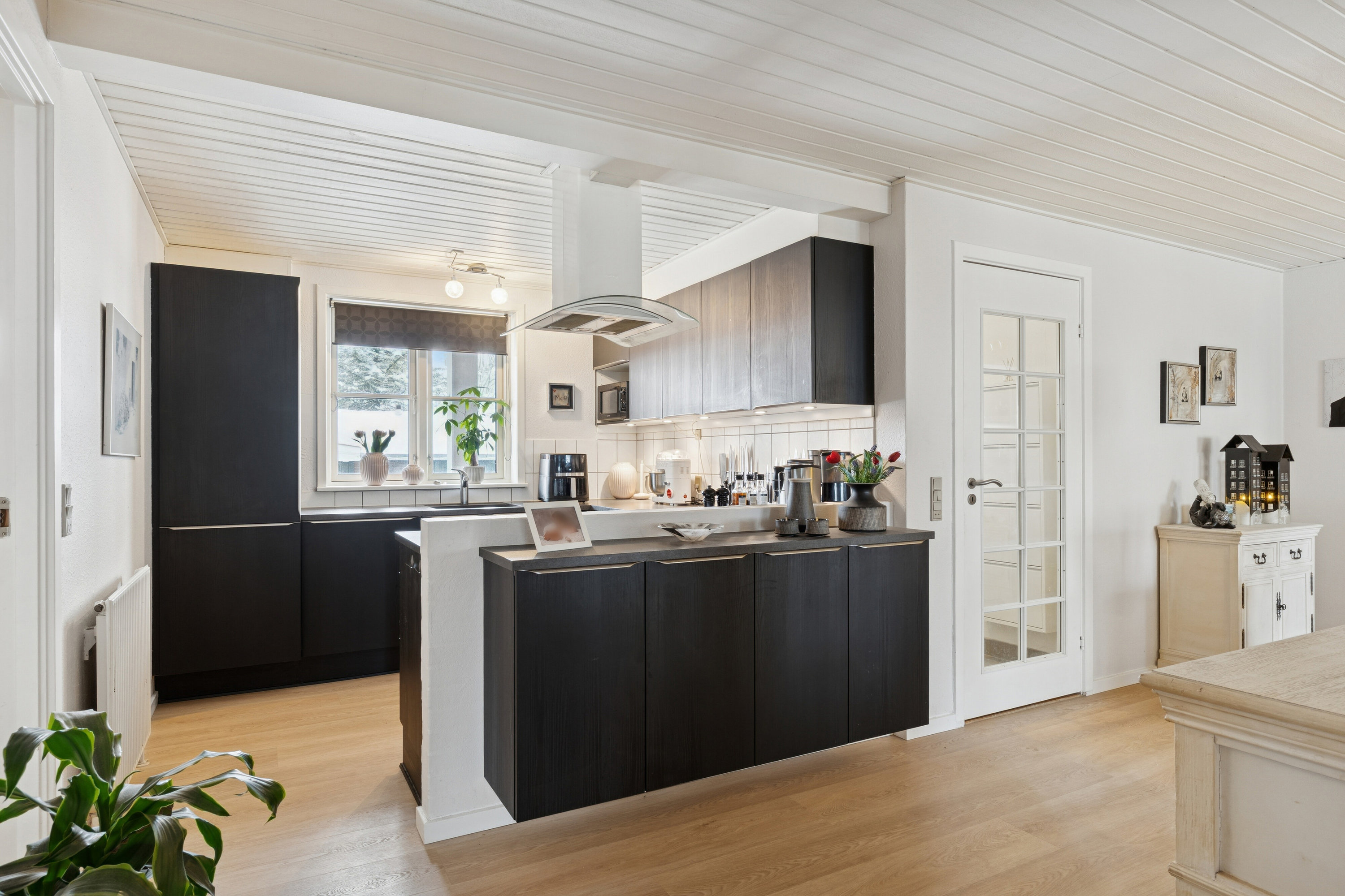 Fremhævet køkken billede i fuldskærmstilstand. Billede af Dronningensgade 23C, 9800 Hjørring