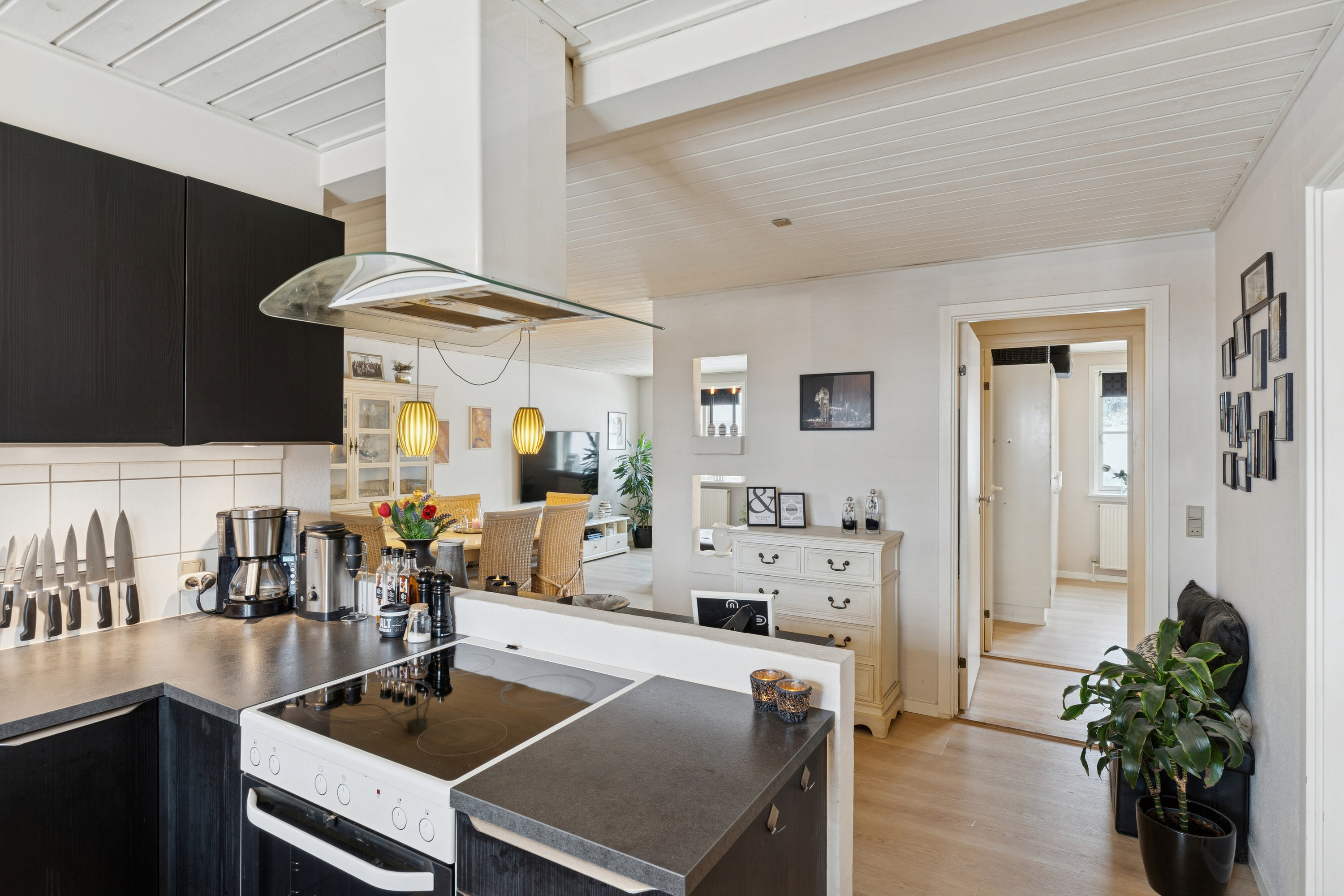 Fremhævet køkken billede i fuldskærmstilstand. Billede af Dronningensgade 23C, 9800 Hjørring