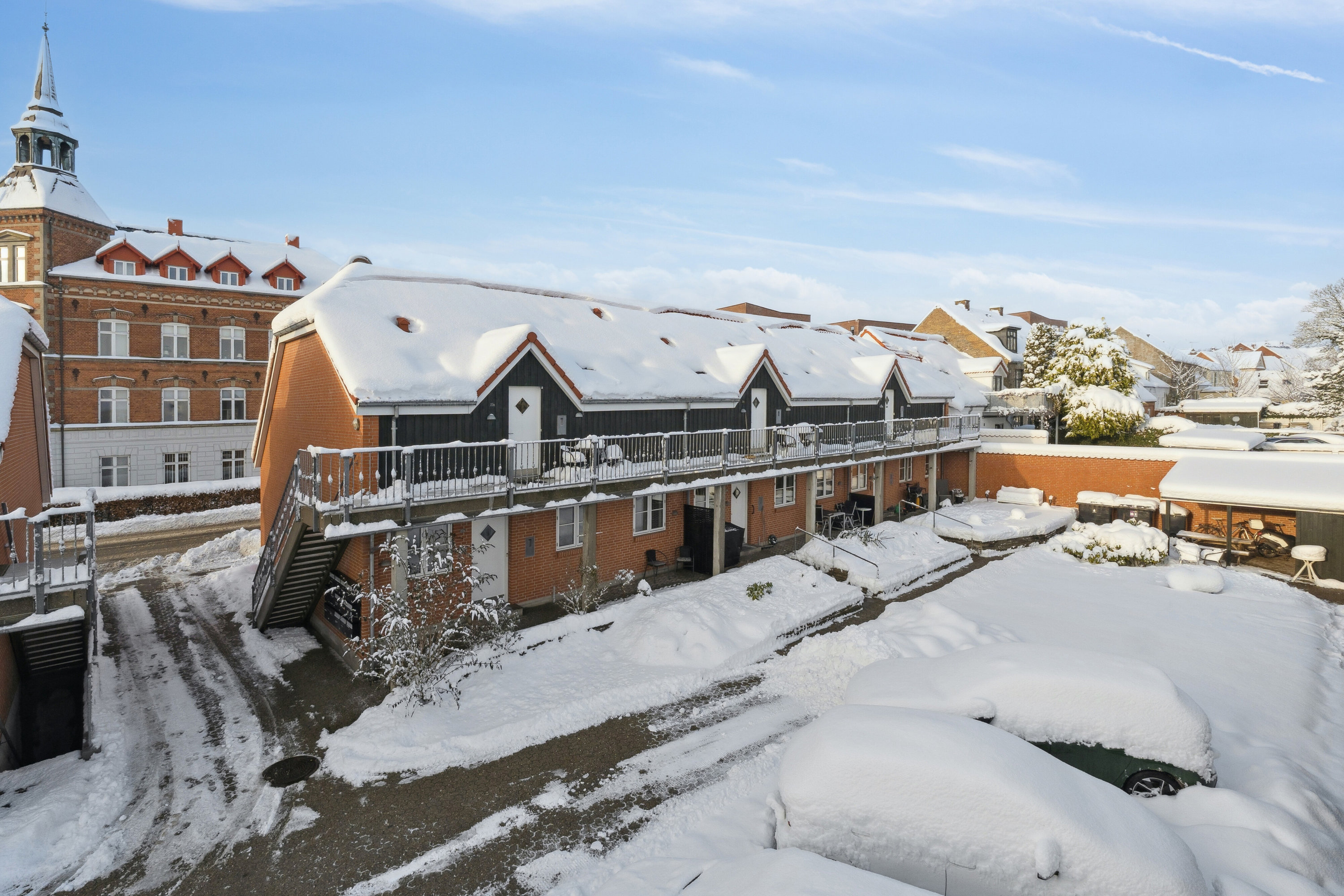 Fremhævet set fra vejen billede i fuldskærmstilstand. Billede af Dronningensgade 23C, 9800 Hjørring