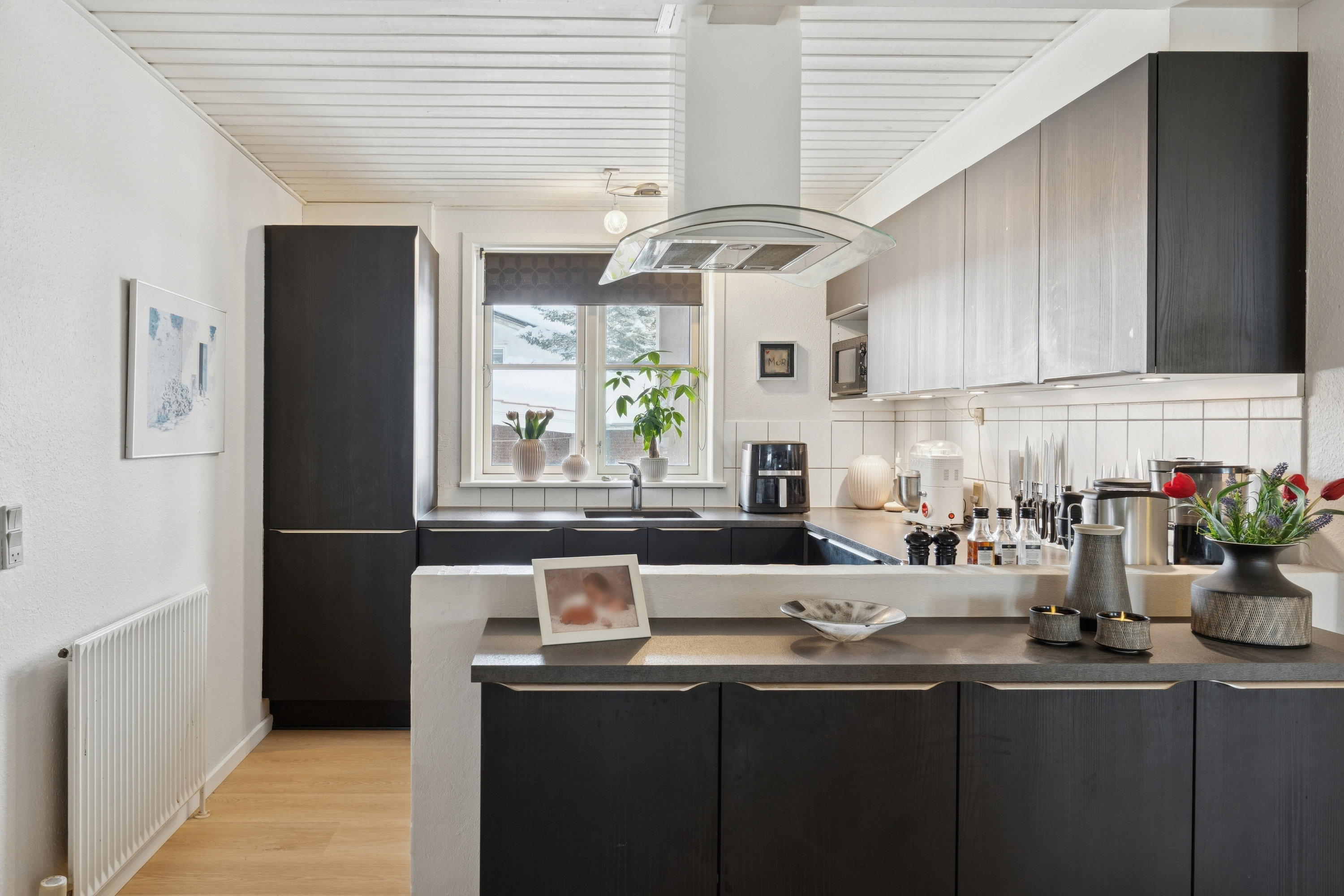 Fremhævet køkken billede i fuldskærmstilstand. Billede af Dronningensgade 23C, 9800 Hjørring