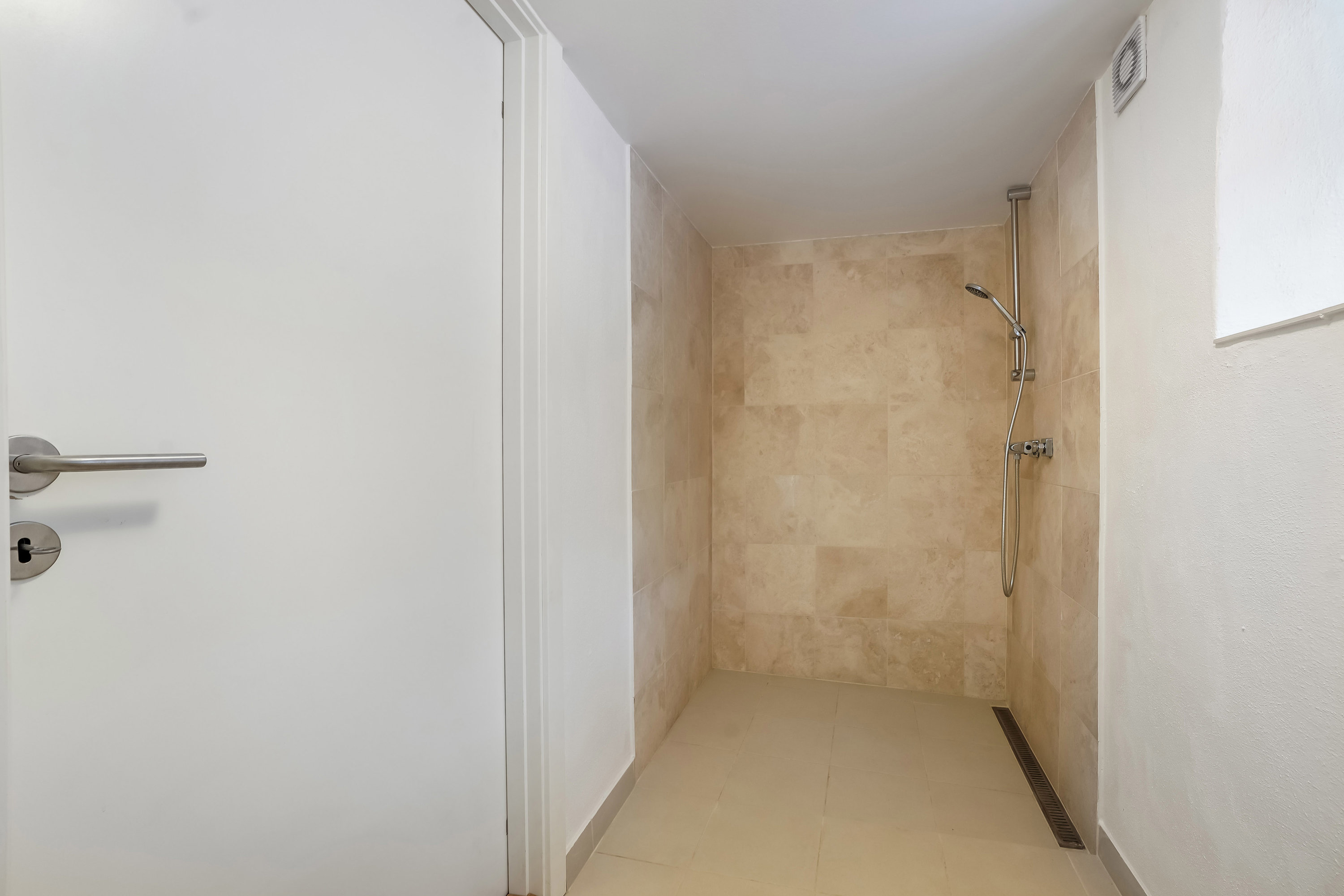 Fremhævet badeværelse billede i fuldskærmstilstand. Billede af Egevej 16, 5500 Middelfart