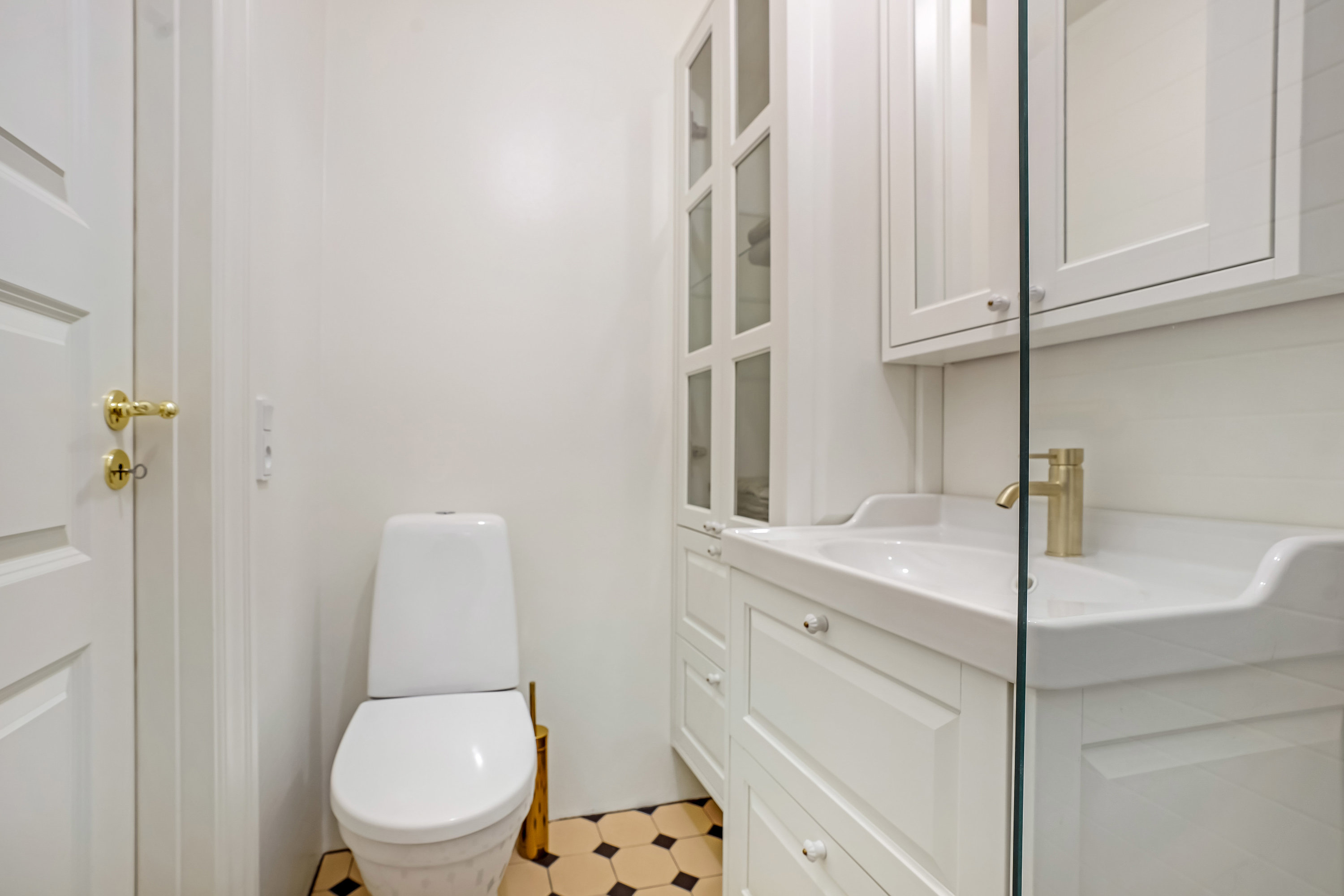 Fremhævet toilet billede i fuldskærmstilstand. Billede af Egevej 16, 5500 Middelfart