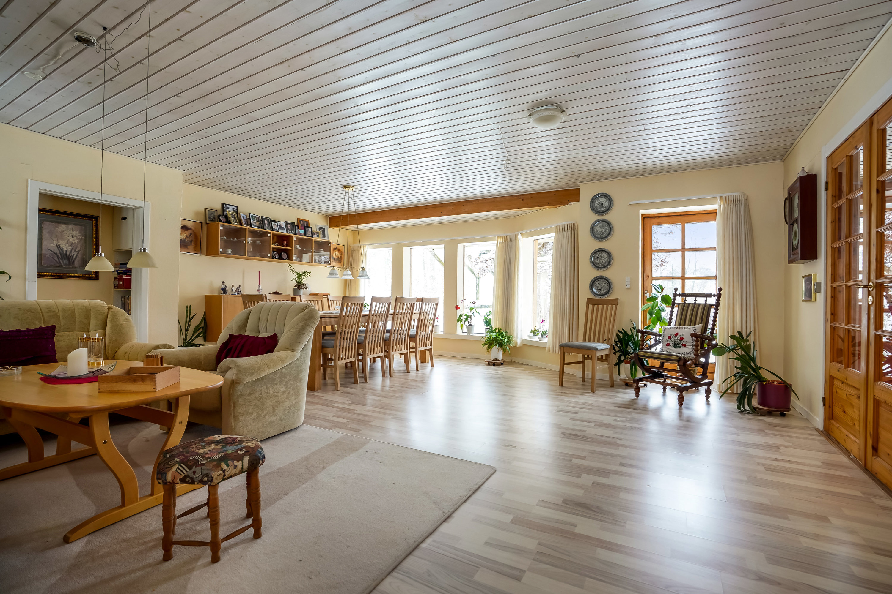 Fremhævet stue billede i fuldskærmstilstand. Billede af Davdingvej 17, Davding, 8740 Brædstrup