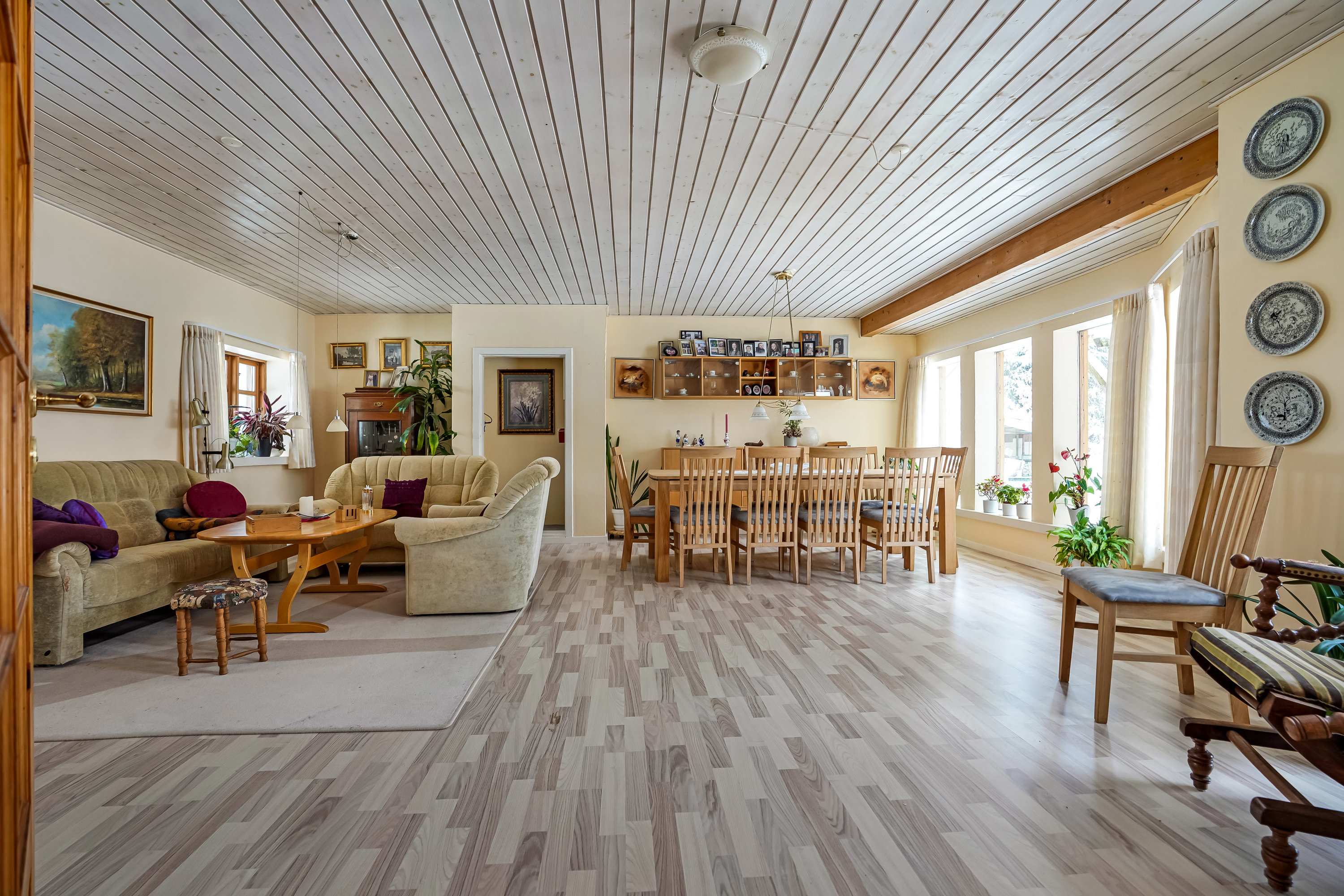 Fremhævet stue billede i fuldskærmstilstand. Billede af Davdingvej 17, Davding, 8740 Brædstrup