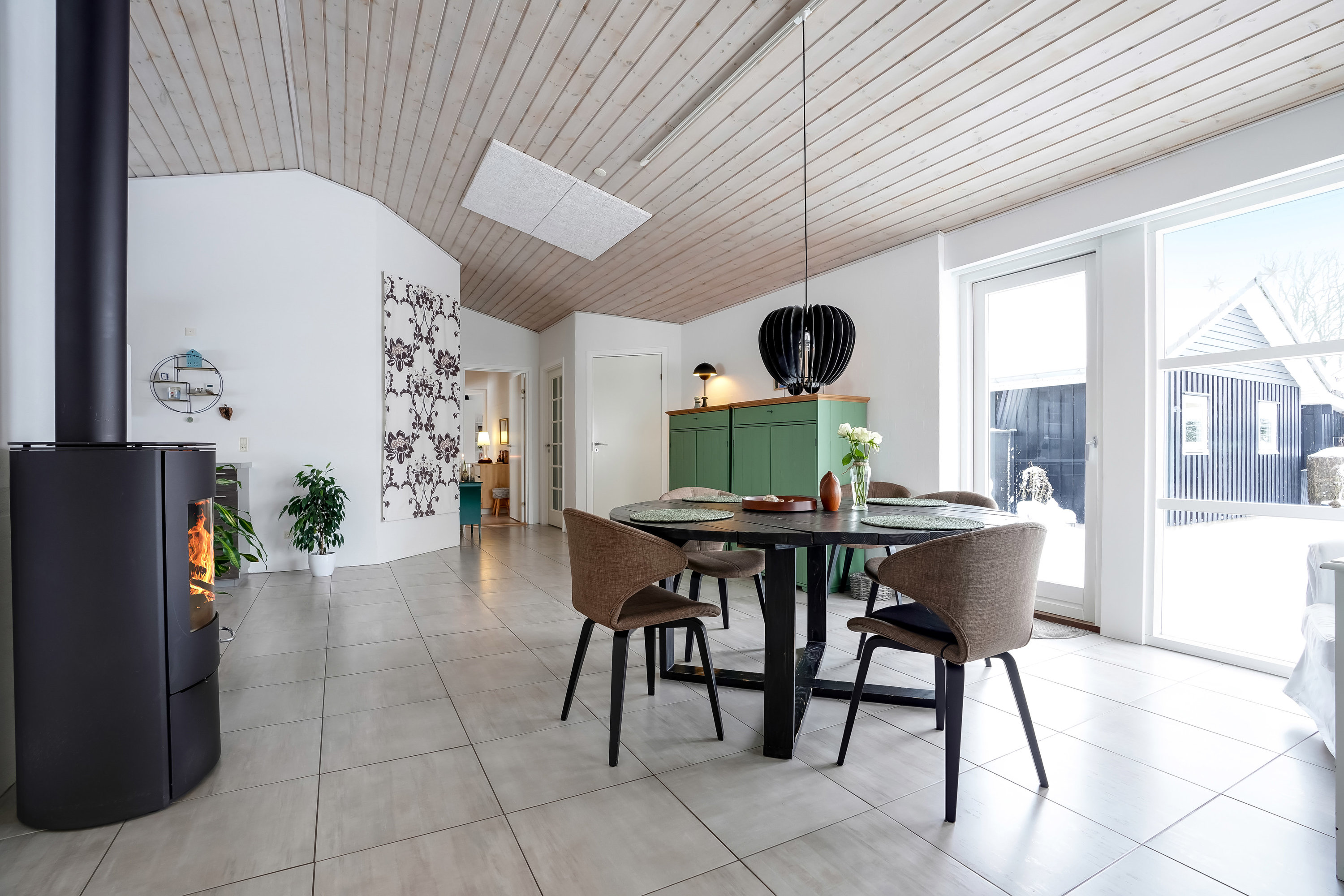 Fremhævet stue billede i fuldskærmstilstand. Billede af Guldager 2, Ølholm, 7160 Tørring