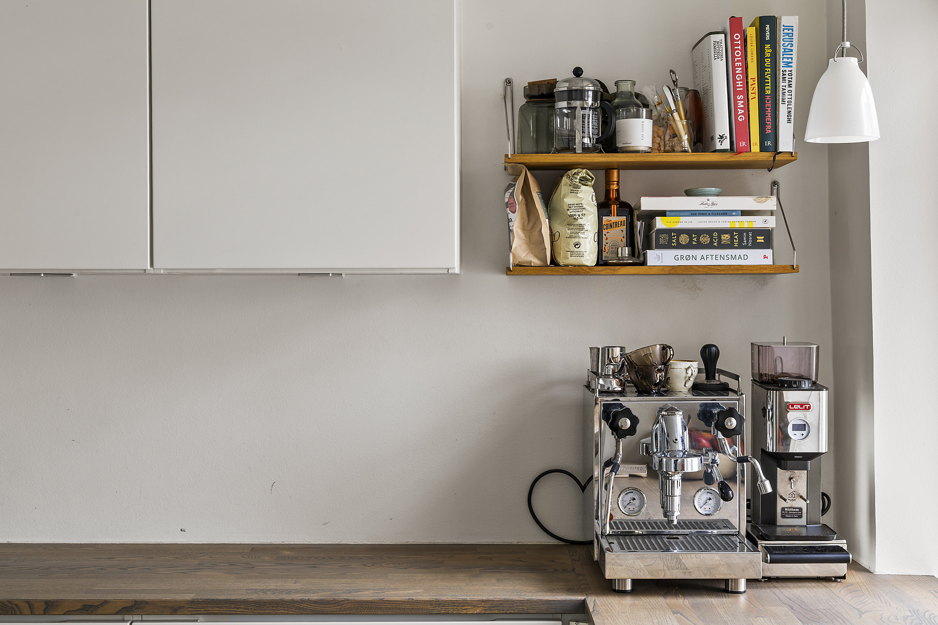 Fremhævet køkken billede i fuldskærmstilstand. Billede af Peblinge Dossering 20, 3. tv., 2200 København N