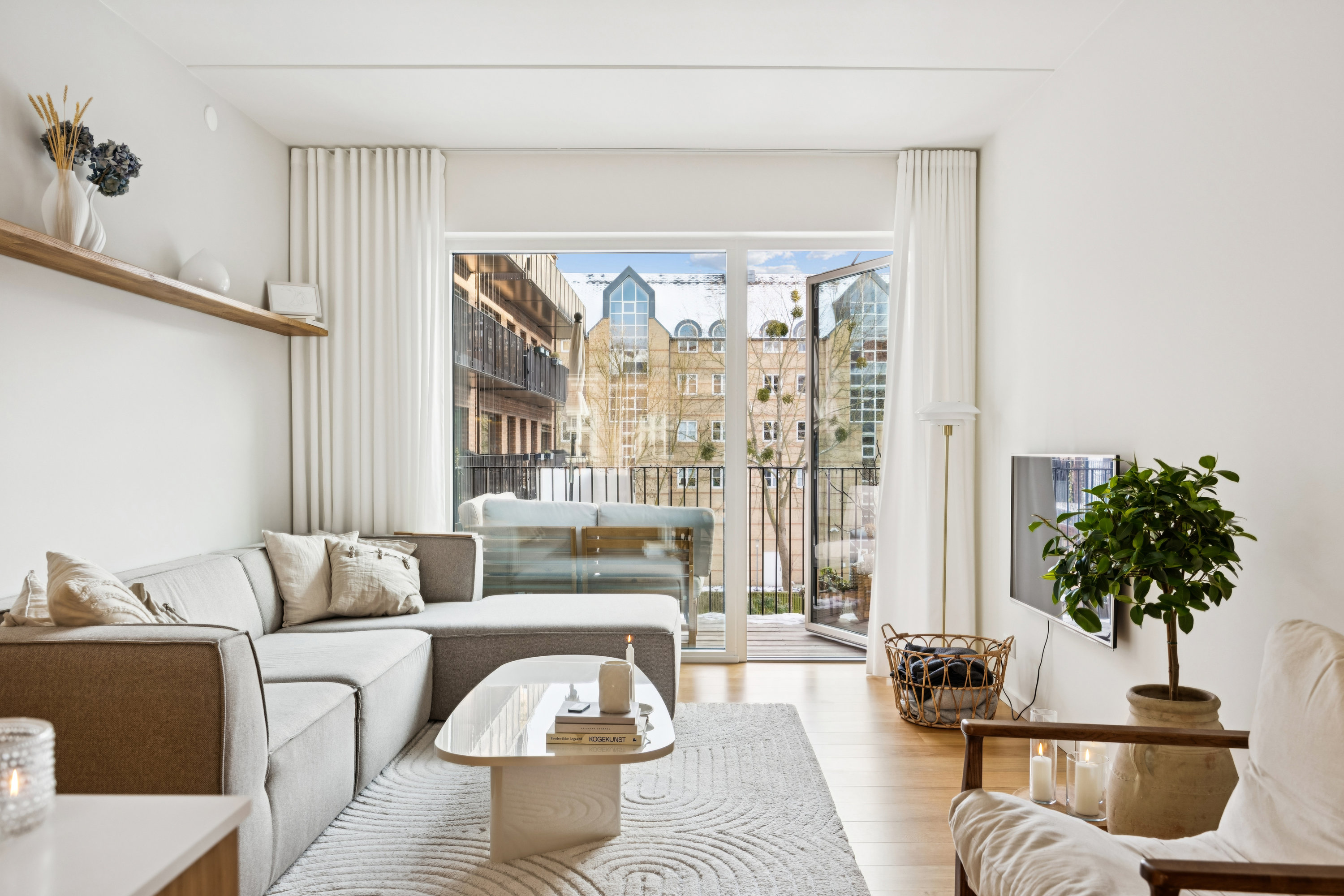 Fremhævet stue billede i fuldskærmstilstand. Billede af Fuglebakkevej 88A, 2. tv., 2000 Frederiksberg