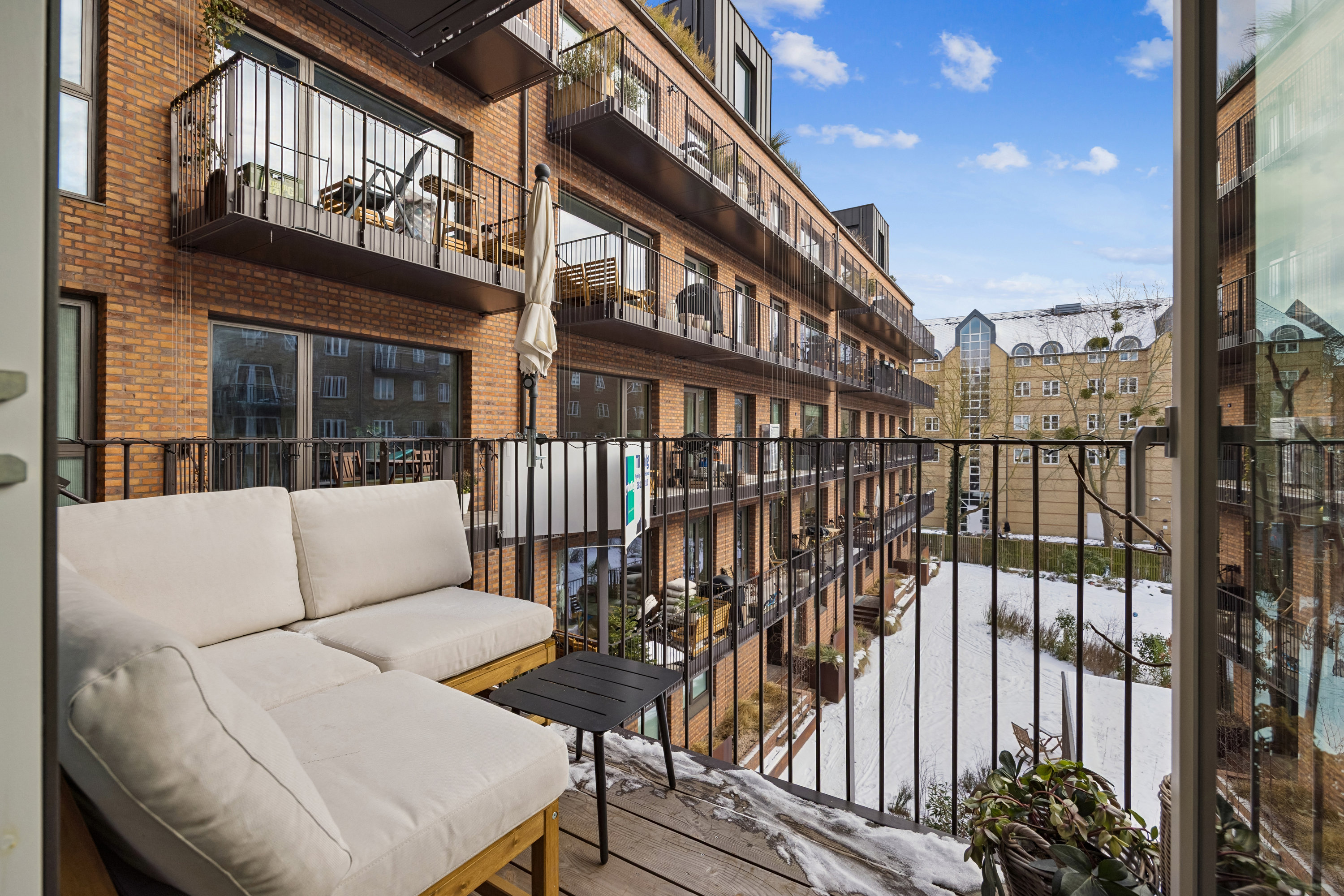 Fremhævet altan billede i fuldskærmstilstand. Billede af Fuglebakkevej 88A, 2. tv., 2000 Frederiksberg