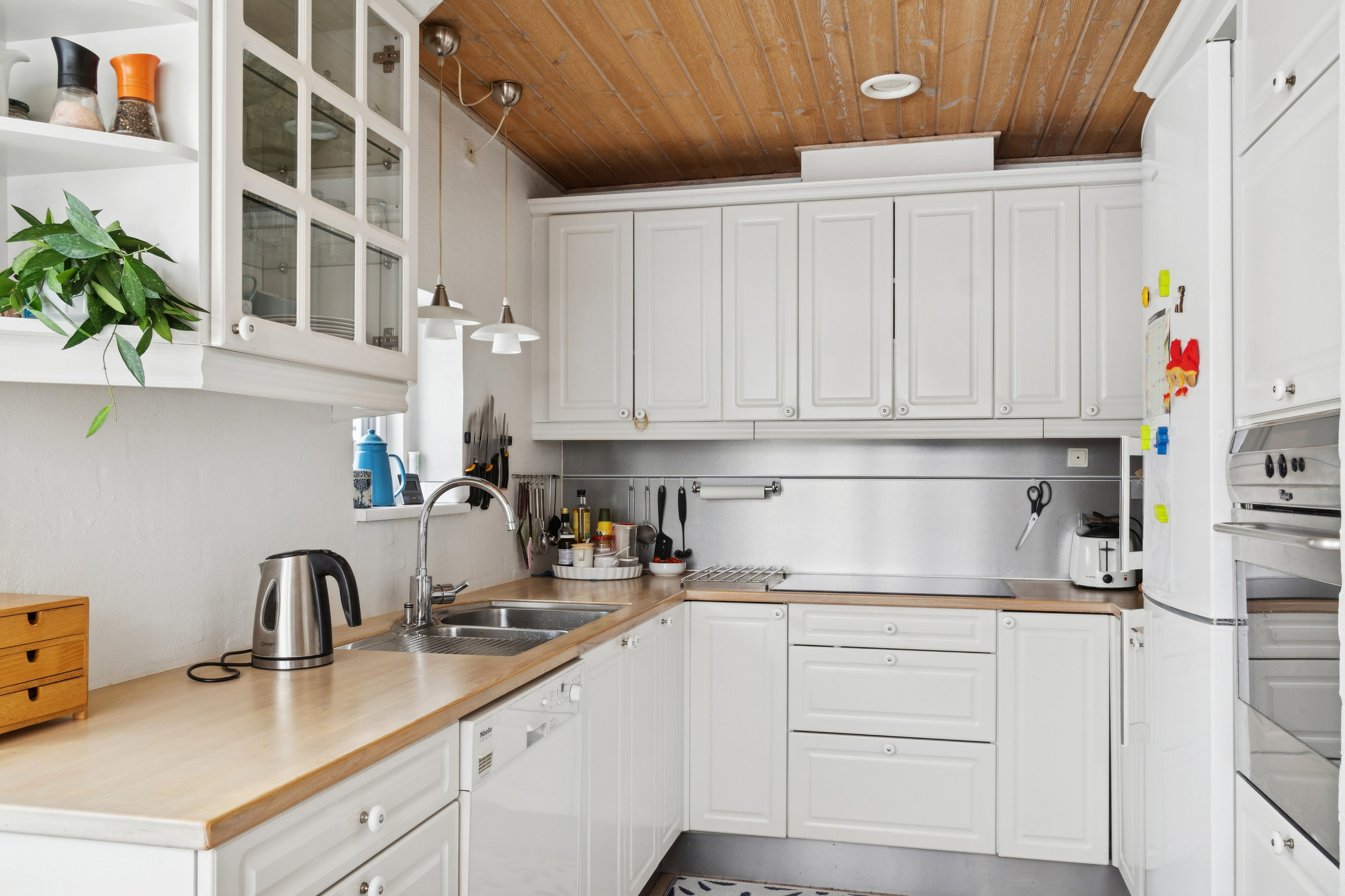 Fremhævet køkken billede i fuldskærmstilstand. Billede af Møllegårdsvej 51B, 8600 Silkeborg