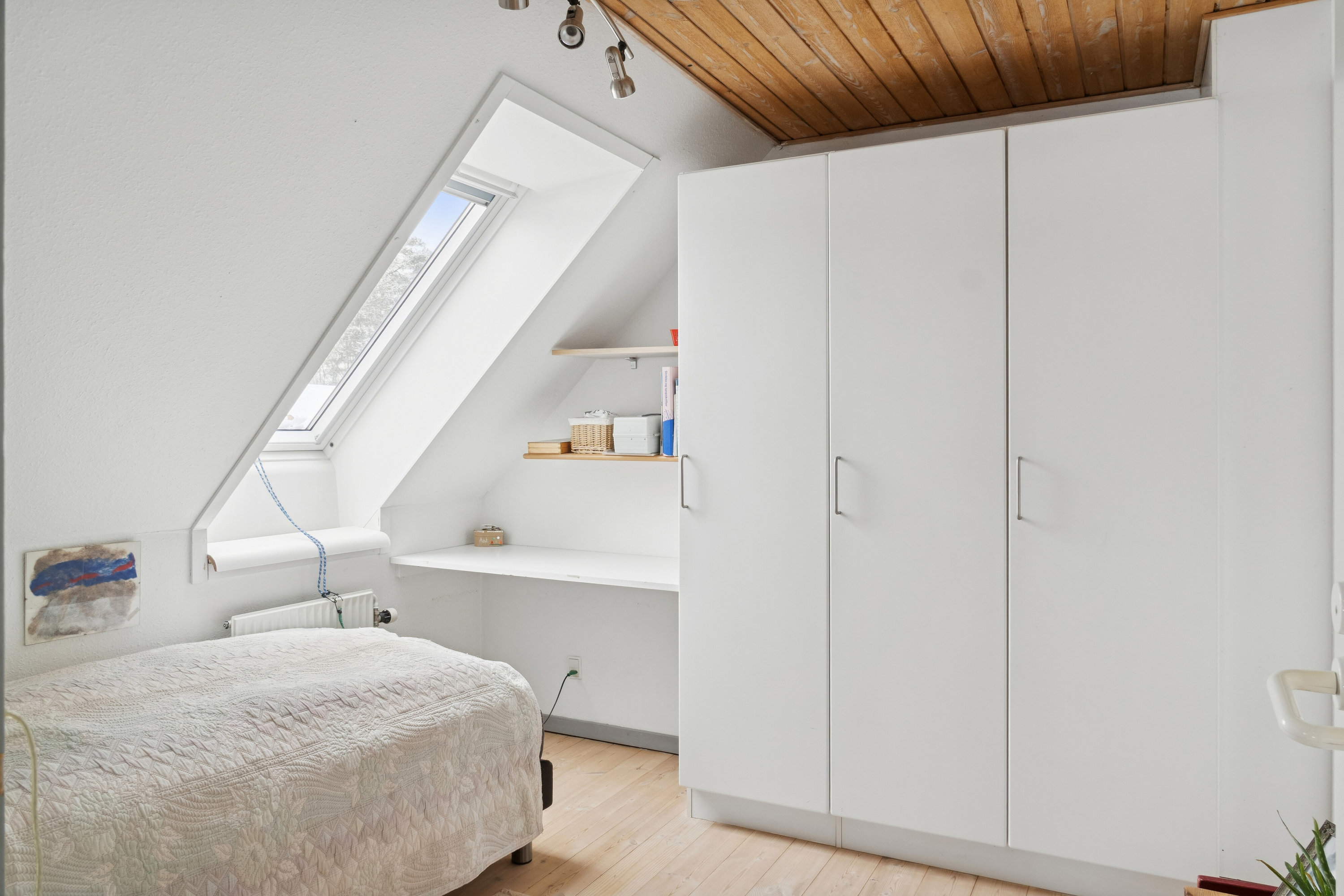 Fremhævet soveværelse billede i fuldskærmstilstand. Billede af Møllegårdsvej 51B, 8600 Silkeborg