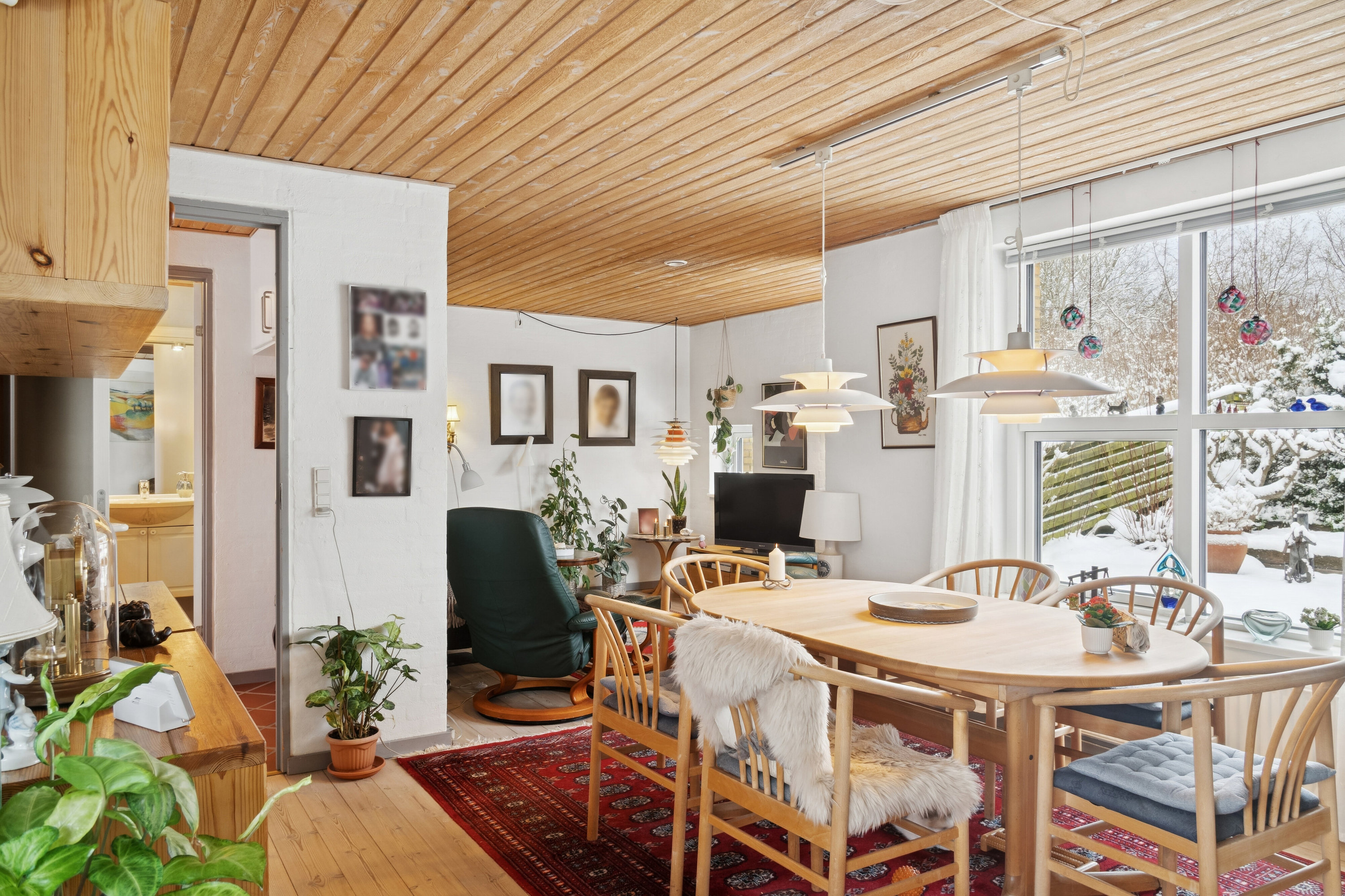 Fremhævet spisestue billede i fuldskærmstilstand. Billede af Møllegårdsvej 51B, 8600 Silkeborg