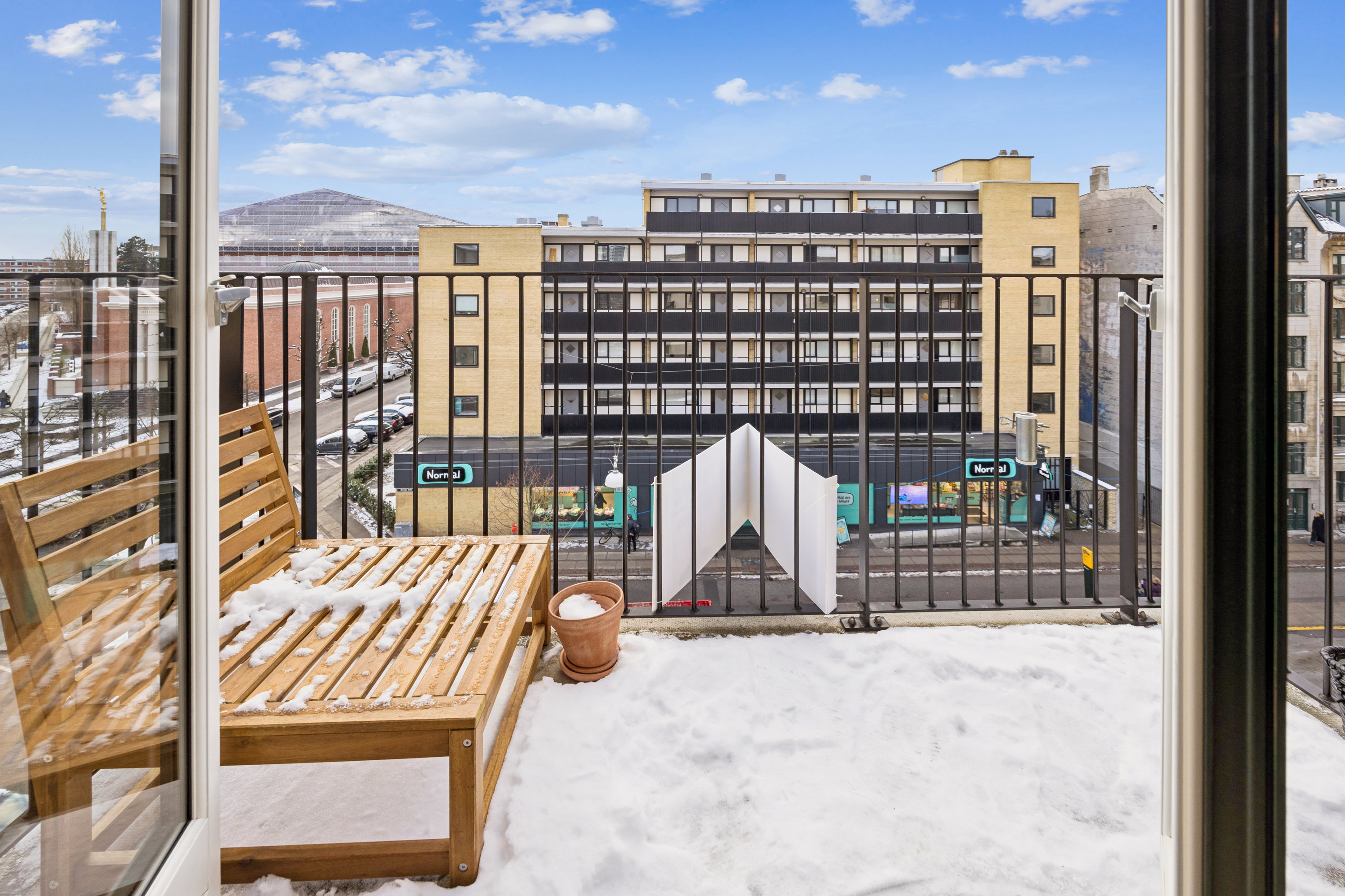 Fremhævet altan billede i fuldskærmstilstand. Billede af Borups Alle 112, 4. th., 2000 Frederiksberg