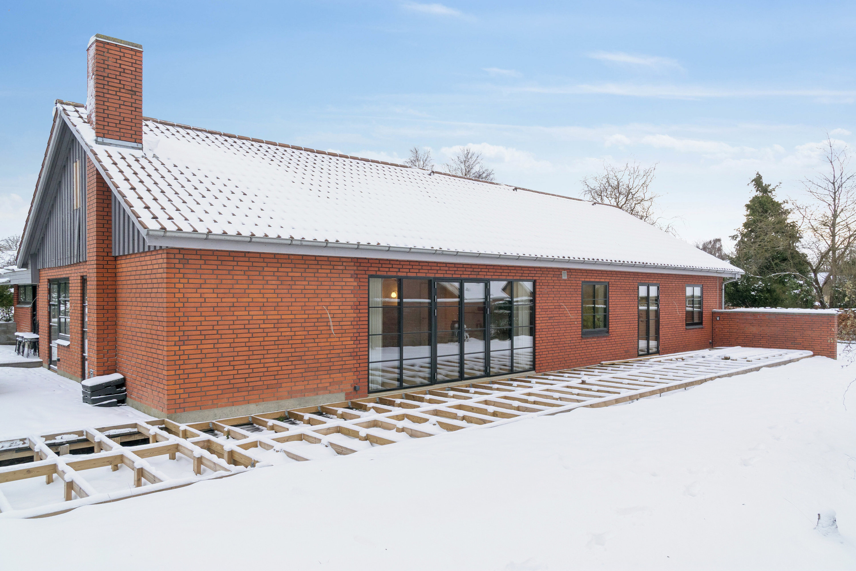 Fremhævet set fra haven billede i fuldskærmstilstand. Billede af Kærvænget 17, 8310 Tranbjerg J