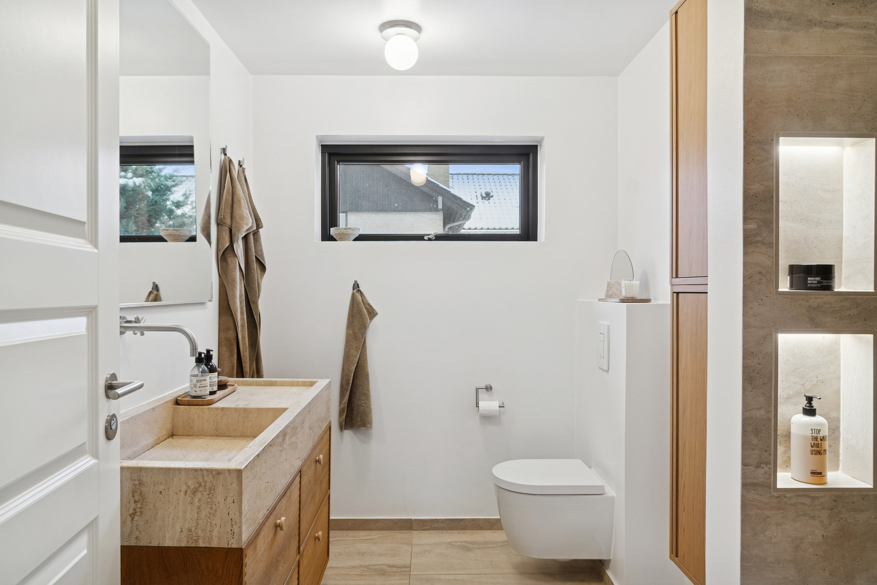 Fremhævet badeværelse billede i fuldskærmstilstand. Billede af Kærvænget 17, 8310 Tranbjerg J