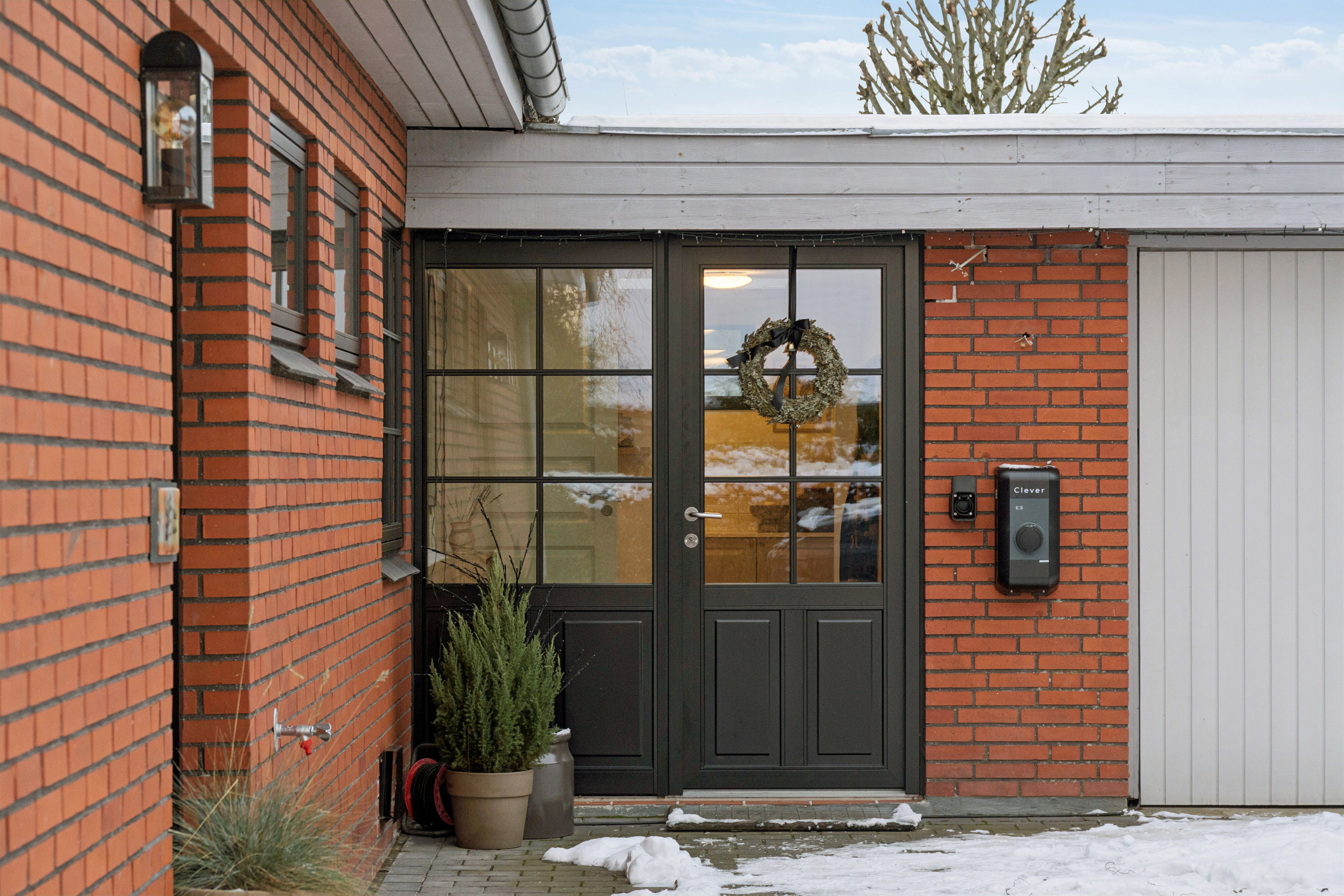 Fremhævet udendørs billede i fuldskærmstilstand. Billede af Kærvænget 17, 8310 Tranbjerg J