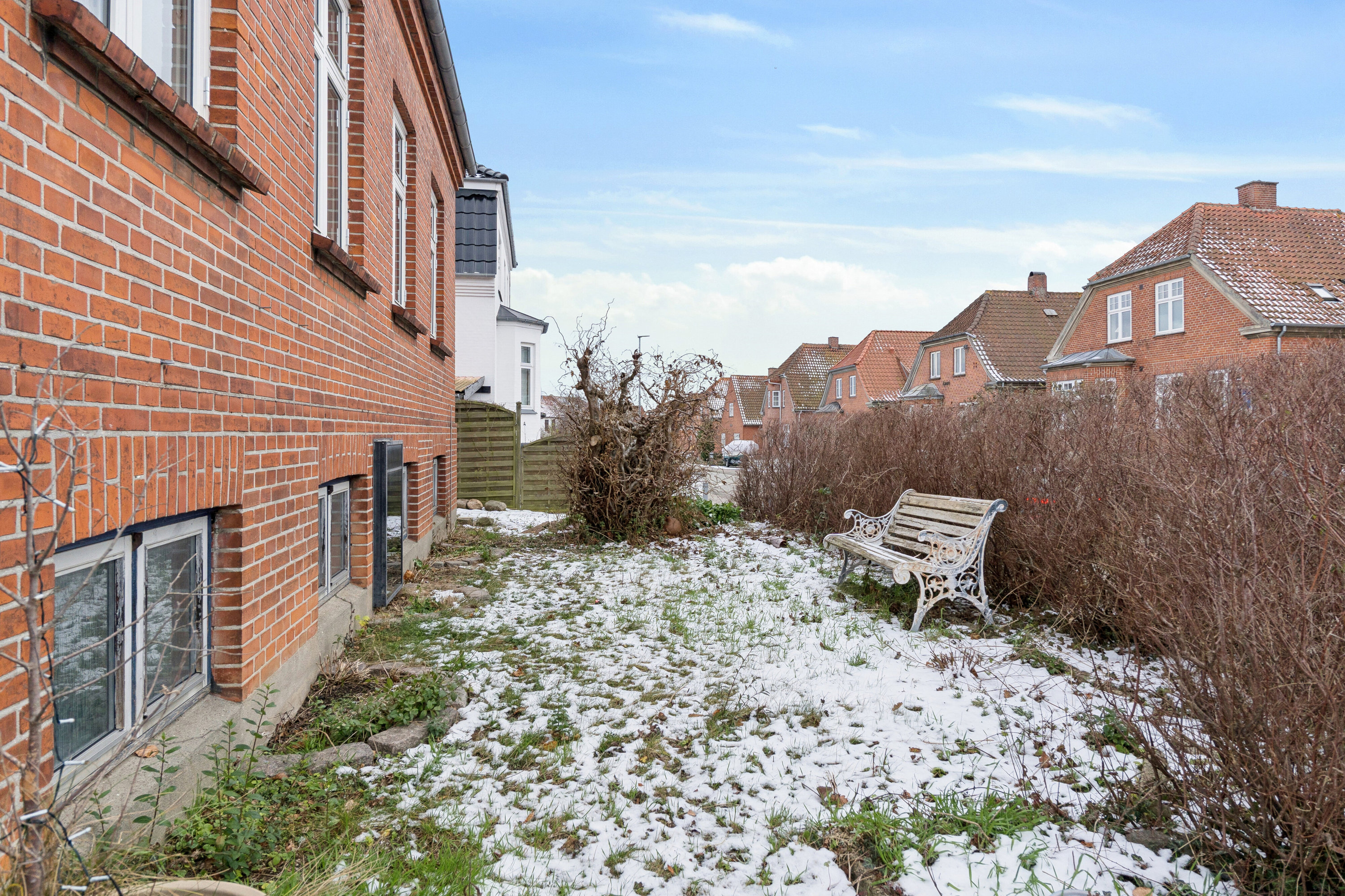 Fremhævet set fra haven billede i fuldskærmstilstand. Billede af Nymarksvej 22, 5800 Nyborg