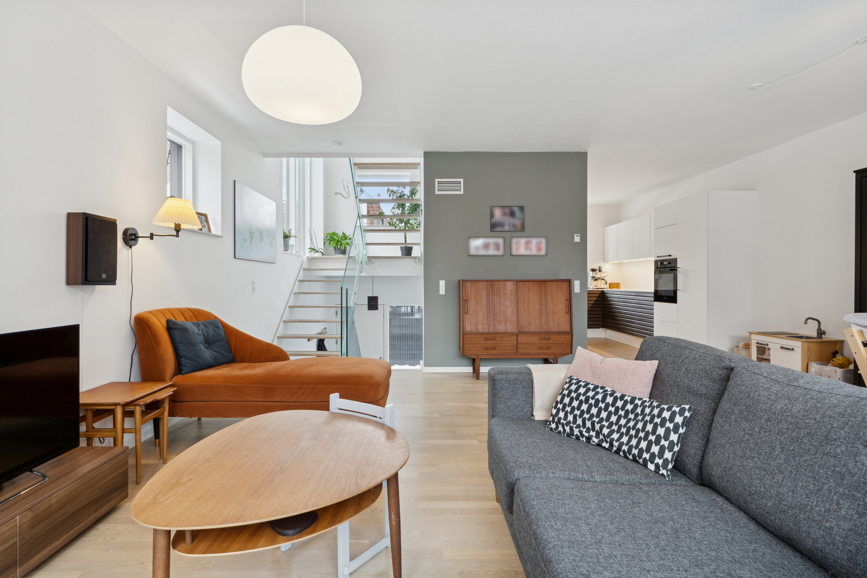 Fremhævet stue billede i fuldskærmstilstand. Billede af Thors Have 38, 8600 Silkeborg