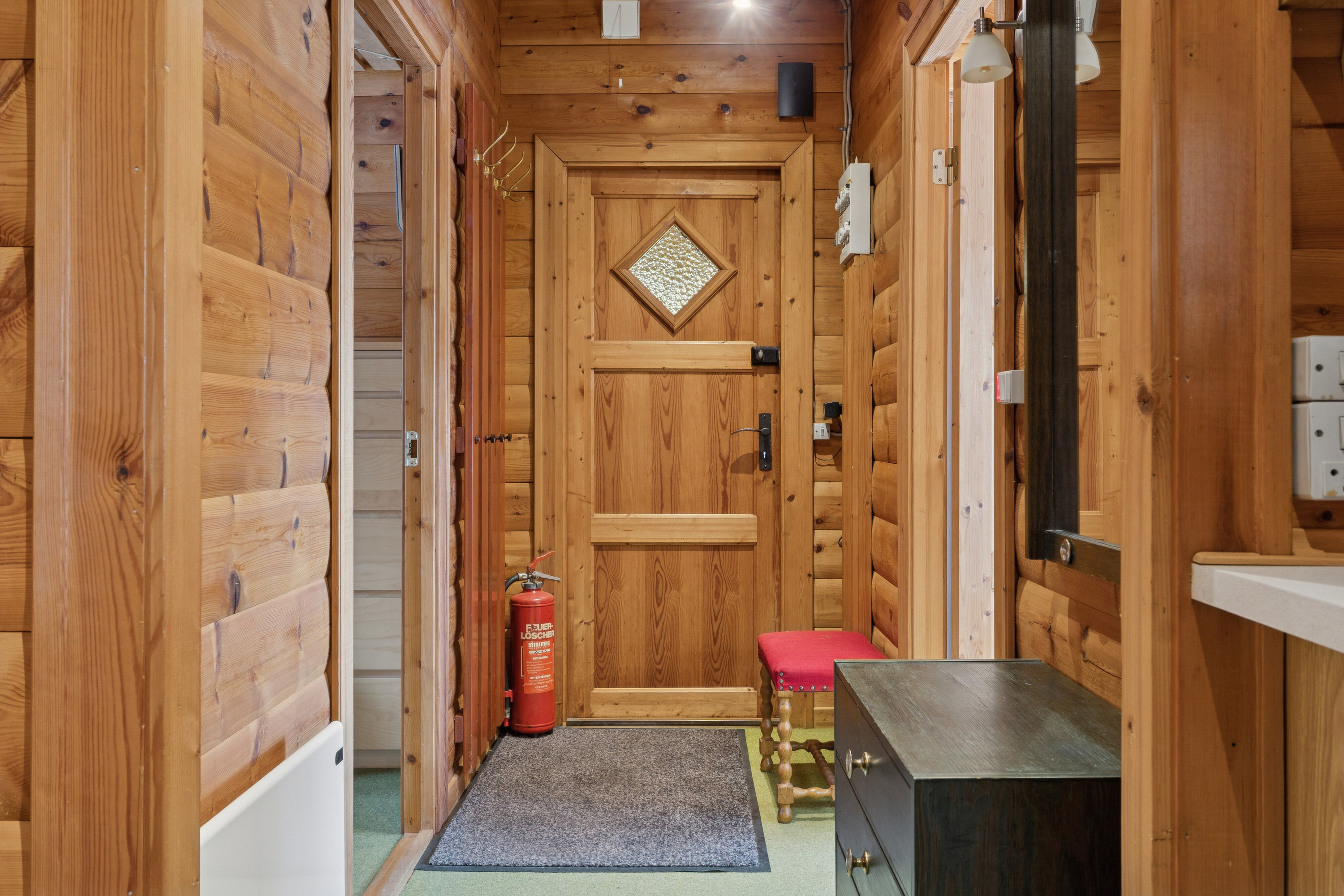 Fremhævet hall billede i fuldskærmstilstand. Billede af Udmarken 6, 4400 Kalundborg